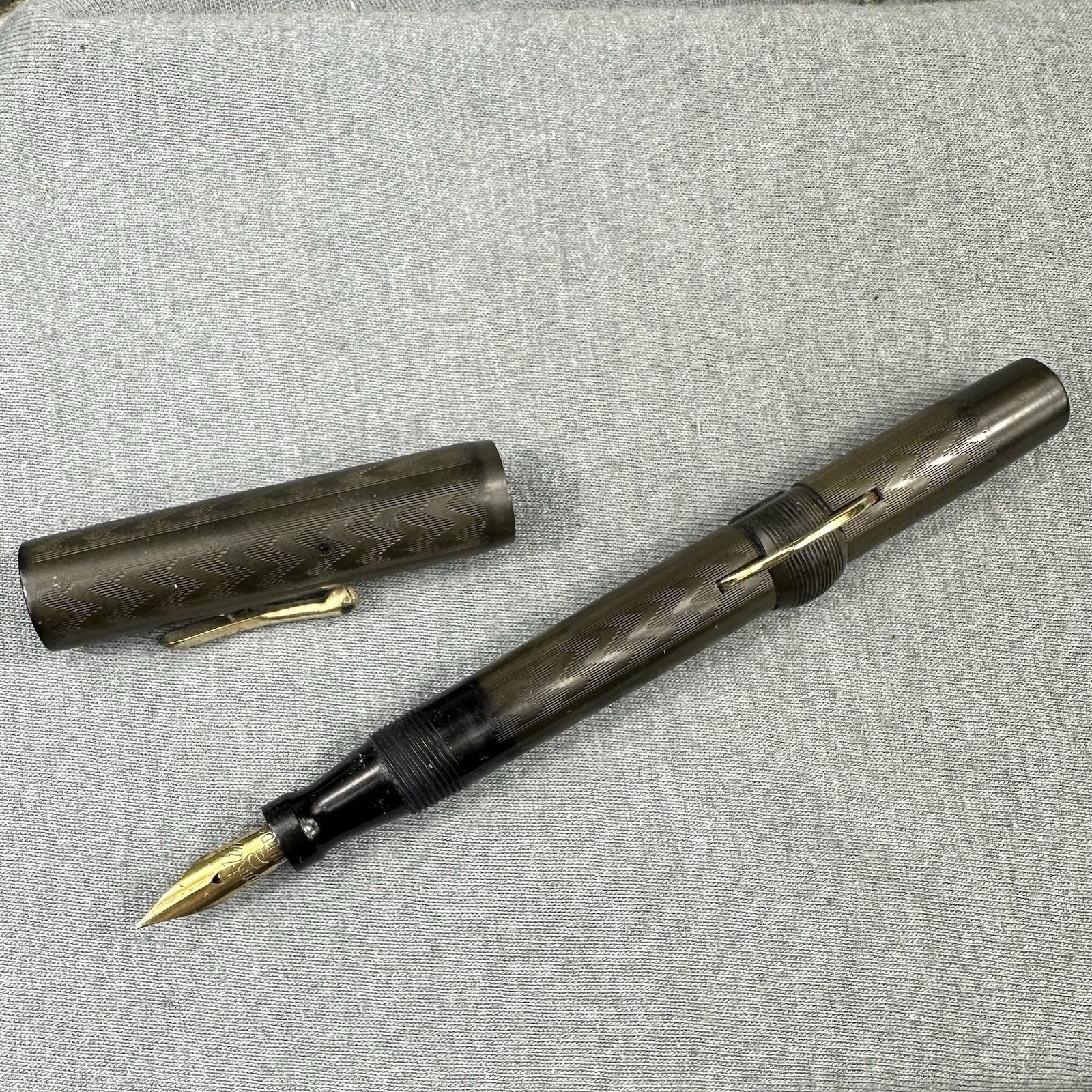 Conklin Crescent Fountain Pen Hard Rubber 14k Conklin Nib Crack In Cap New Sac