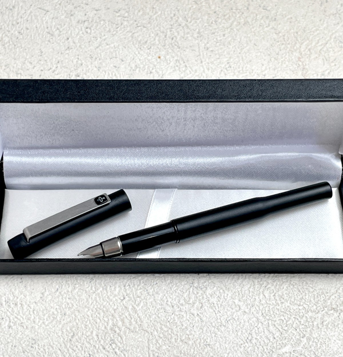 Vintage Parker 25 Fountain Pen in Matte Black Made in England BS057