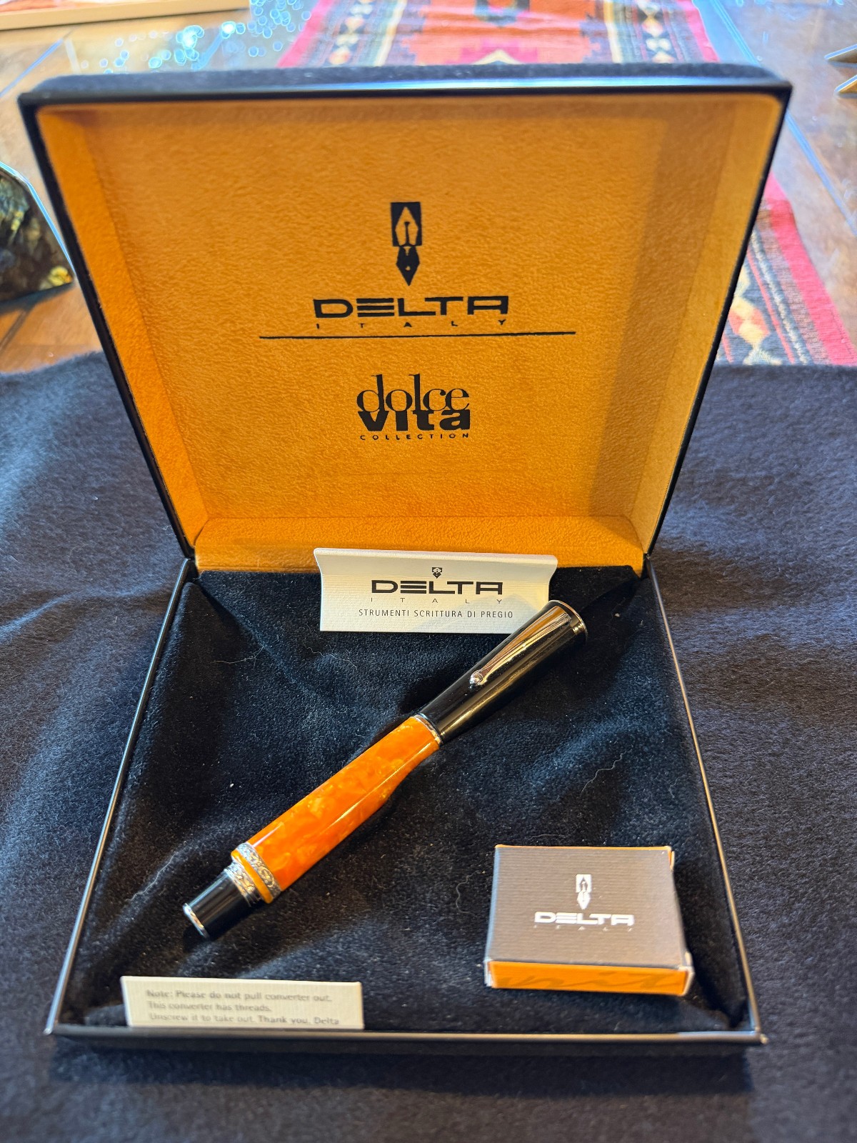 Delta Dolcevita Fountain Pen Orange, Black Resin Italy 14K Gold Nib