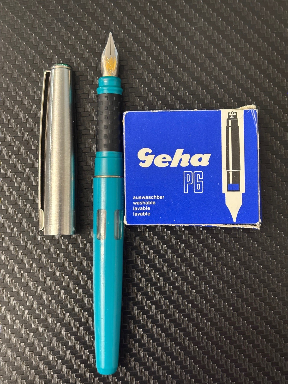 Vintage Geha Champion P 704 Fountain Pen Green. With 6 cartridges.