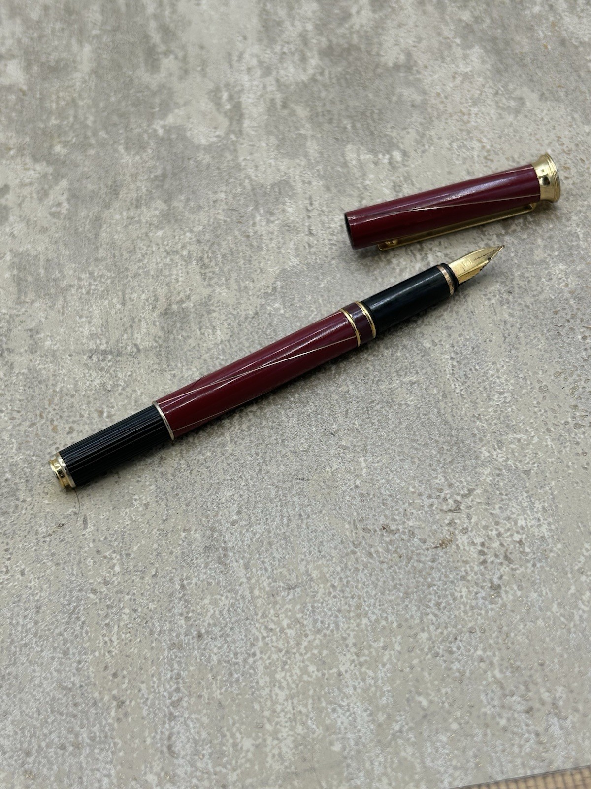 Vintage Pierre Cardin Fountain Pen Burgundy & Gold Tone Steel France Germany