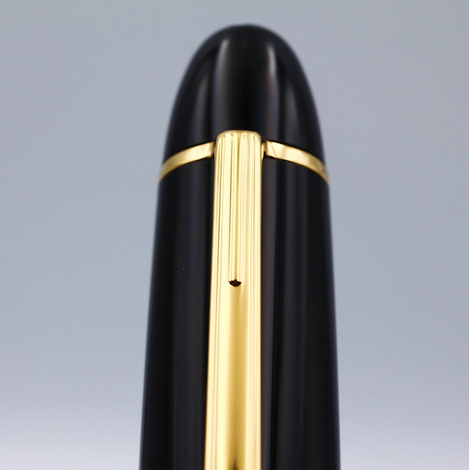 [Mint] Montblanc Meisterstuck 149 18K 750 Black & Gold Fountain Pen F Nib