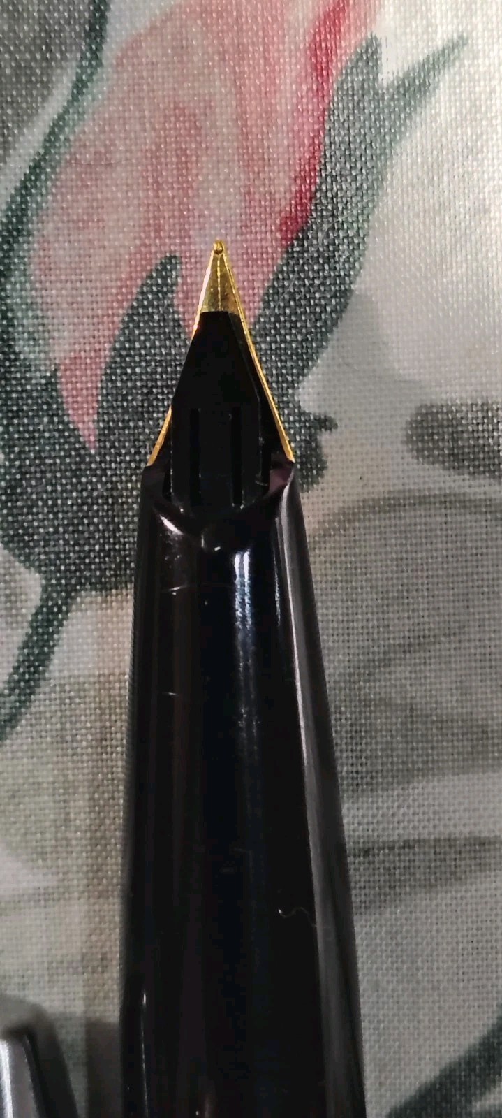 Sheaffer Imperial Chrome Cap, Black Barrel Gold Plated Medium Nib Fountain Pen