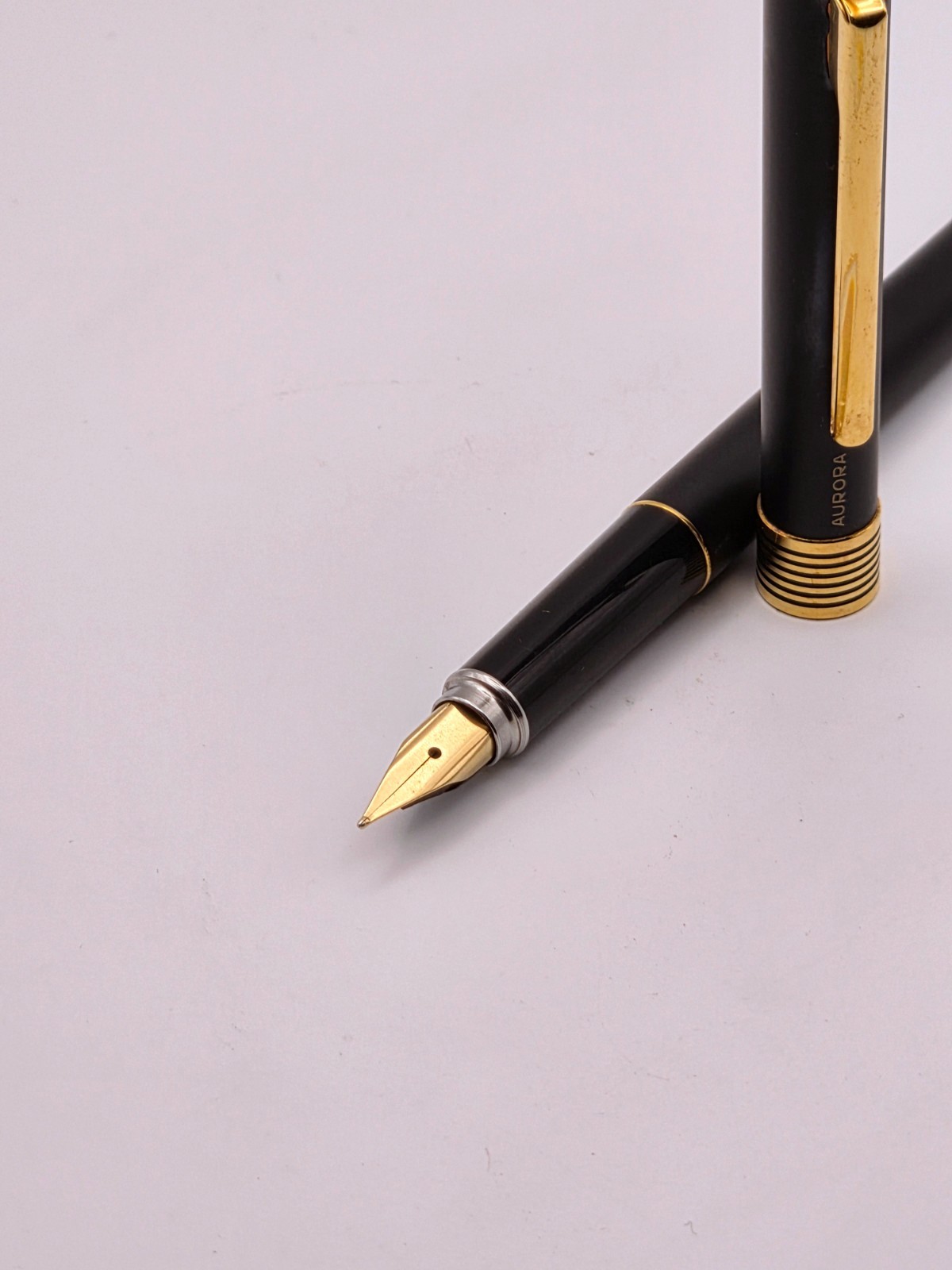 Vintage Aurora Marco Polo Matte Black Fountain Pen Gold Trim M Nib Boxed Italy