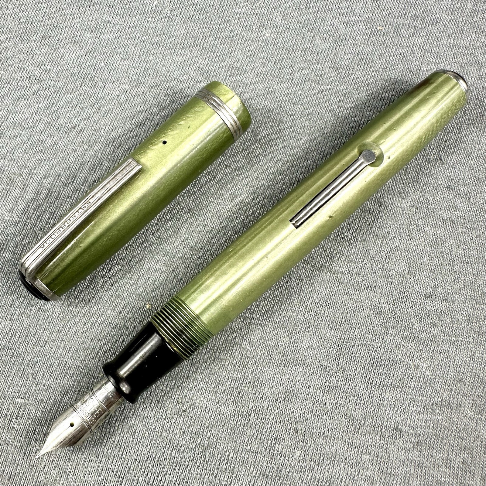 Vintage Lighter Green Esterbrook J Pen w/ 9450 Fine Nib, With New Sac