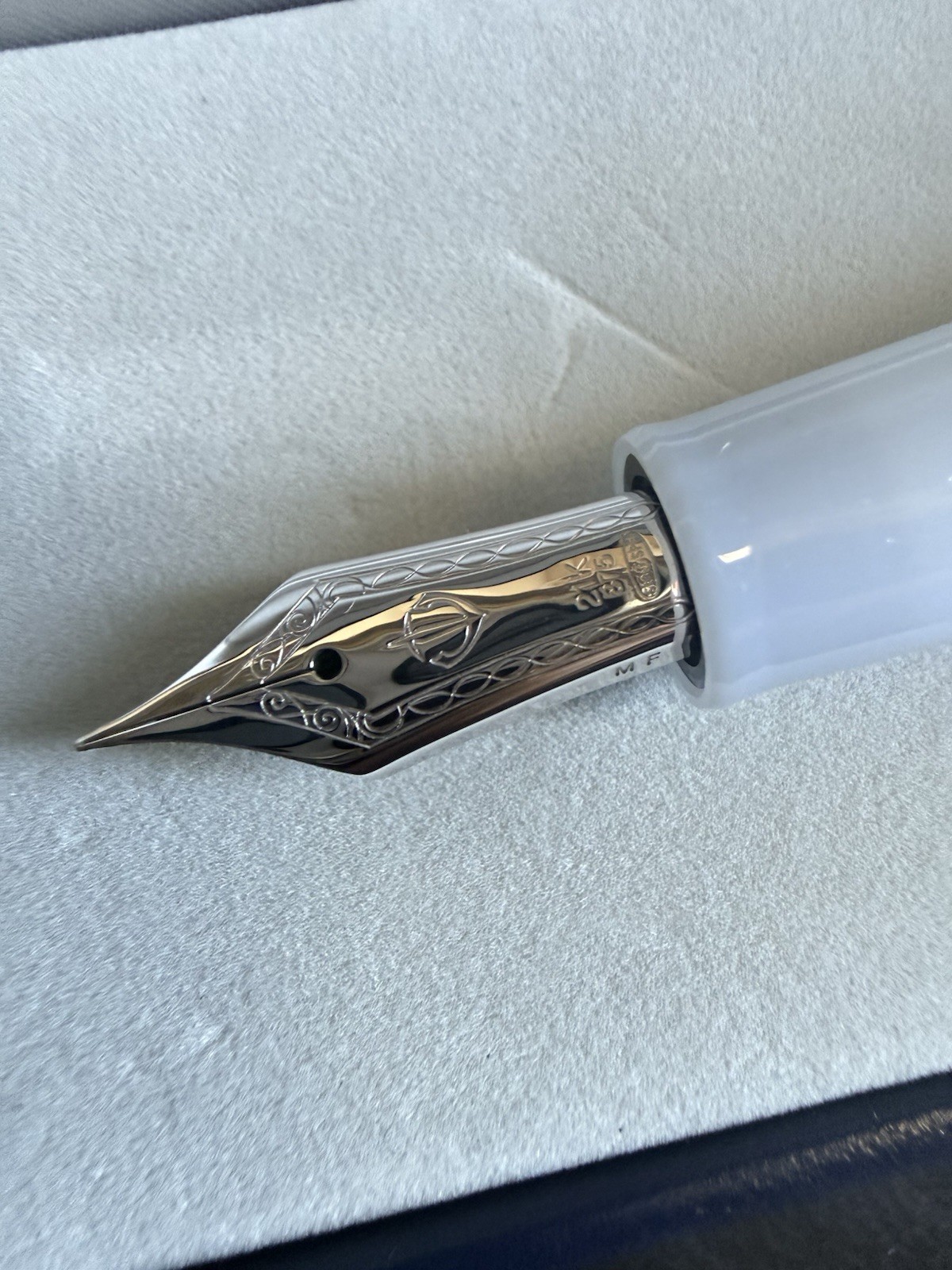 Sailor Pro Gear Smoothie Regular Fountain Pen Blue Moon, 21K Medium Fine Nib