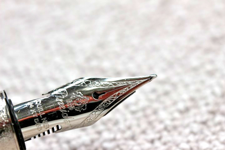 PINEIDER ARCO BYSANTIUM FOUNTAIN PEN – GOLD STONE (LIMITED EDITION) 14K EF NIB