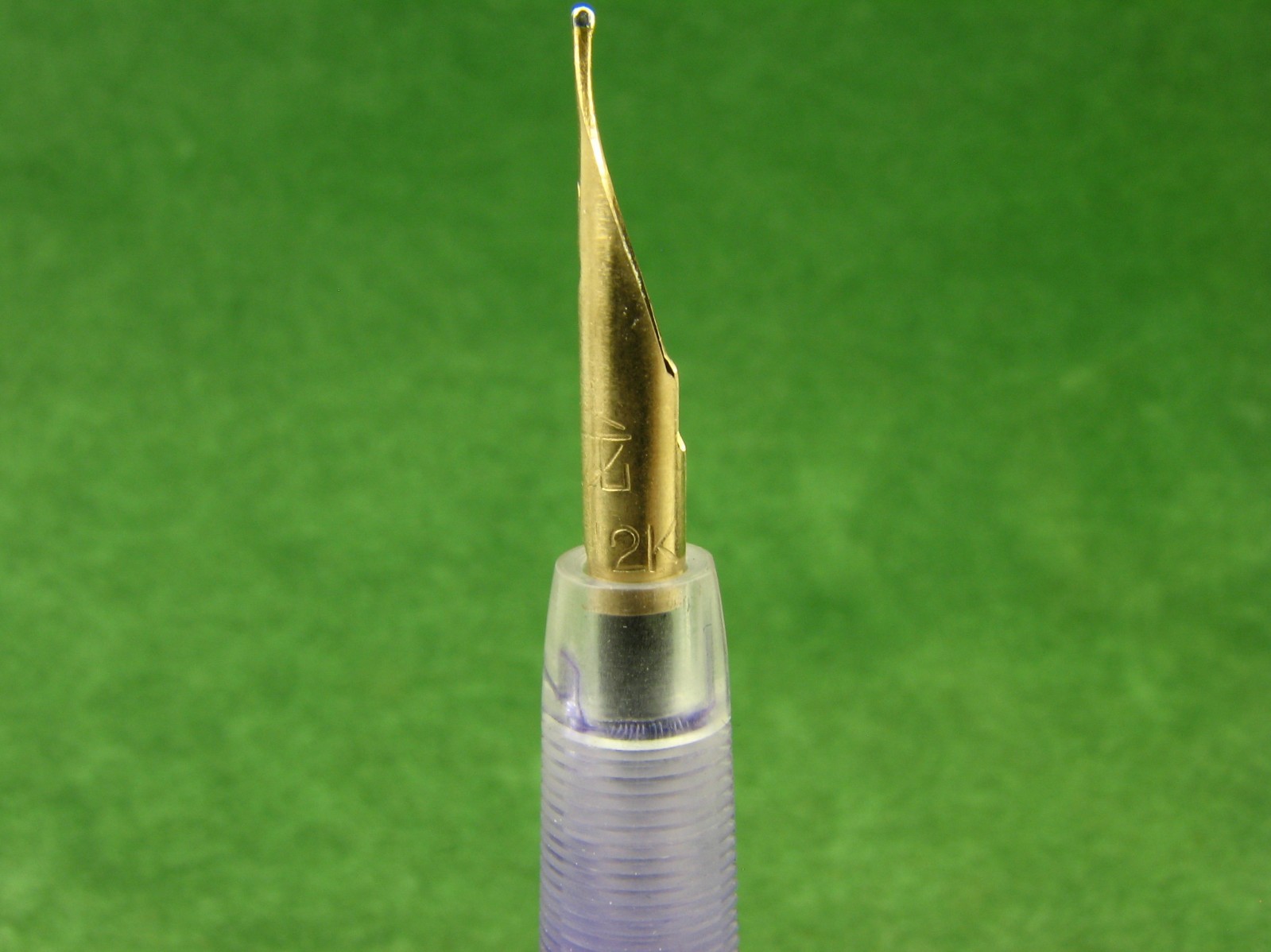 Vintage Golden Dragon 600 Fountain Pen 12K Gold Nib China 60s-70s