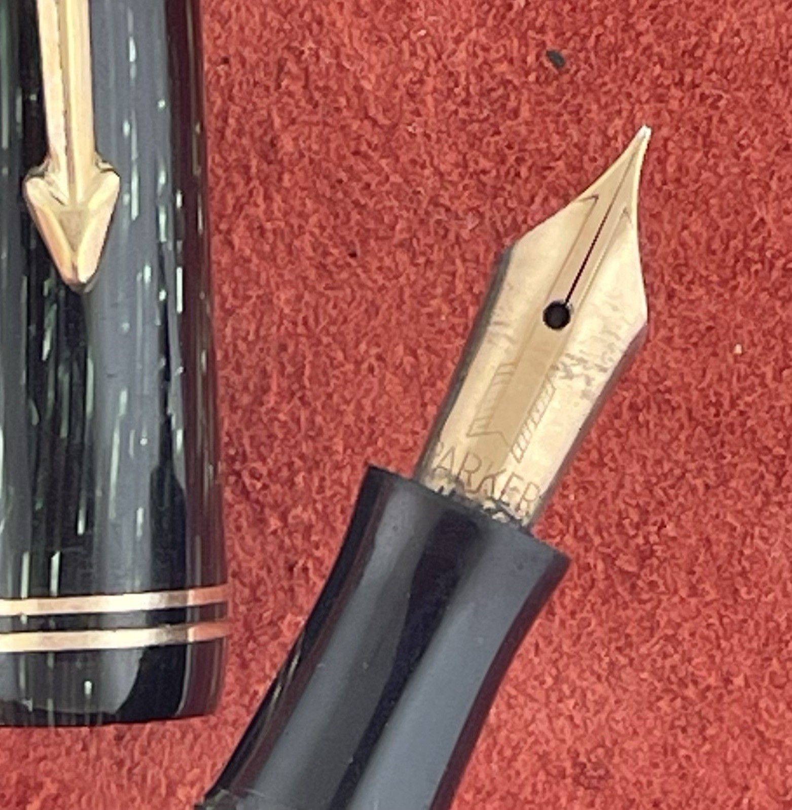 Parker Shadow Wave Vacumatic Desk Fountain Pen w Taper & Cap ~ Fine Nib ~ Nice!
