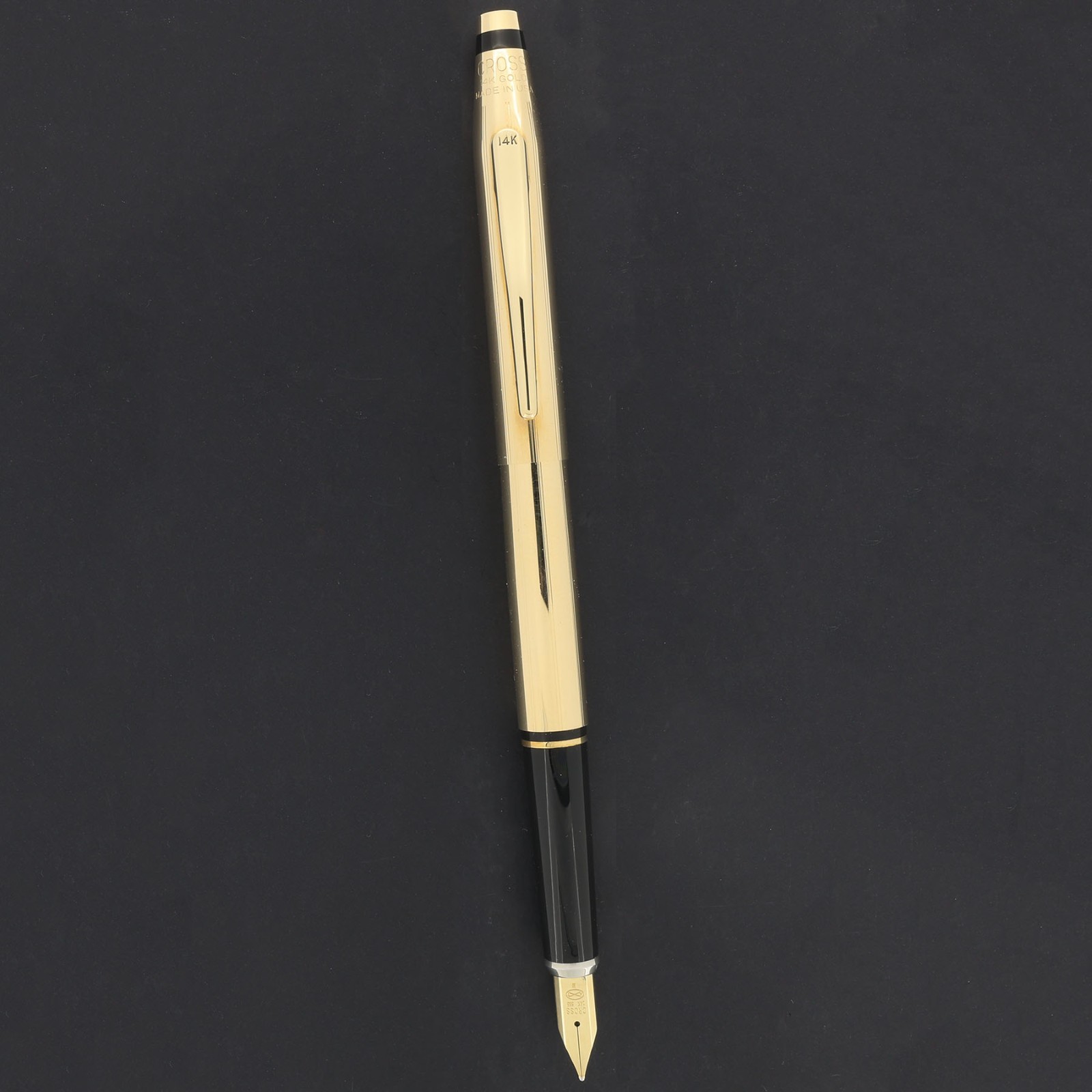 NEVER INKED 1985 CROSS CENTURY 14K SOLID GOLD FOUNTAIN PEN BOXED NEW OLD STOCK