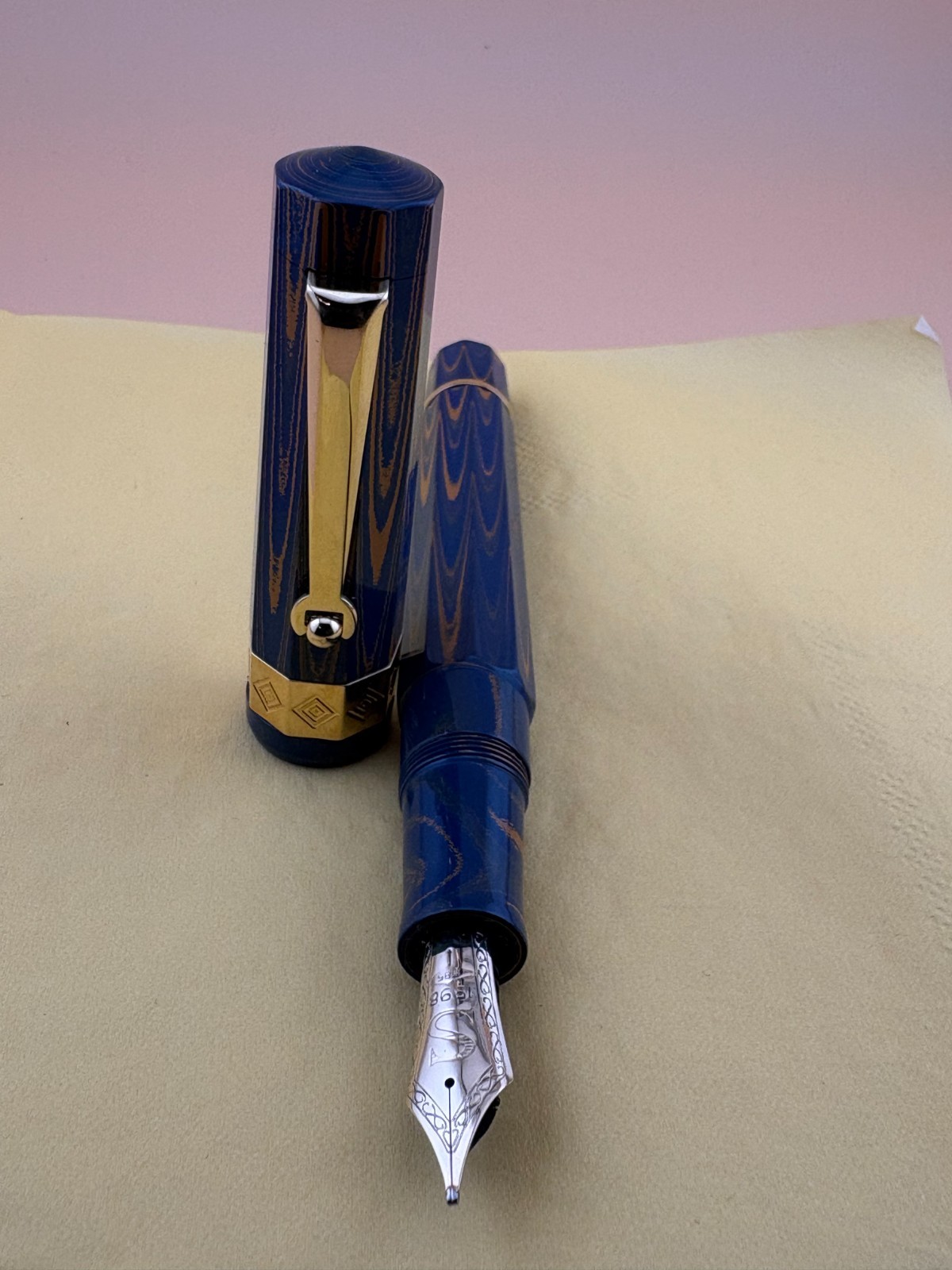 Santini, Italia Nonagon Guernica Limited New Edition Fountain Pen