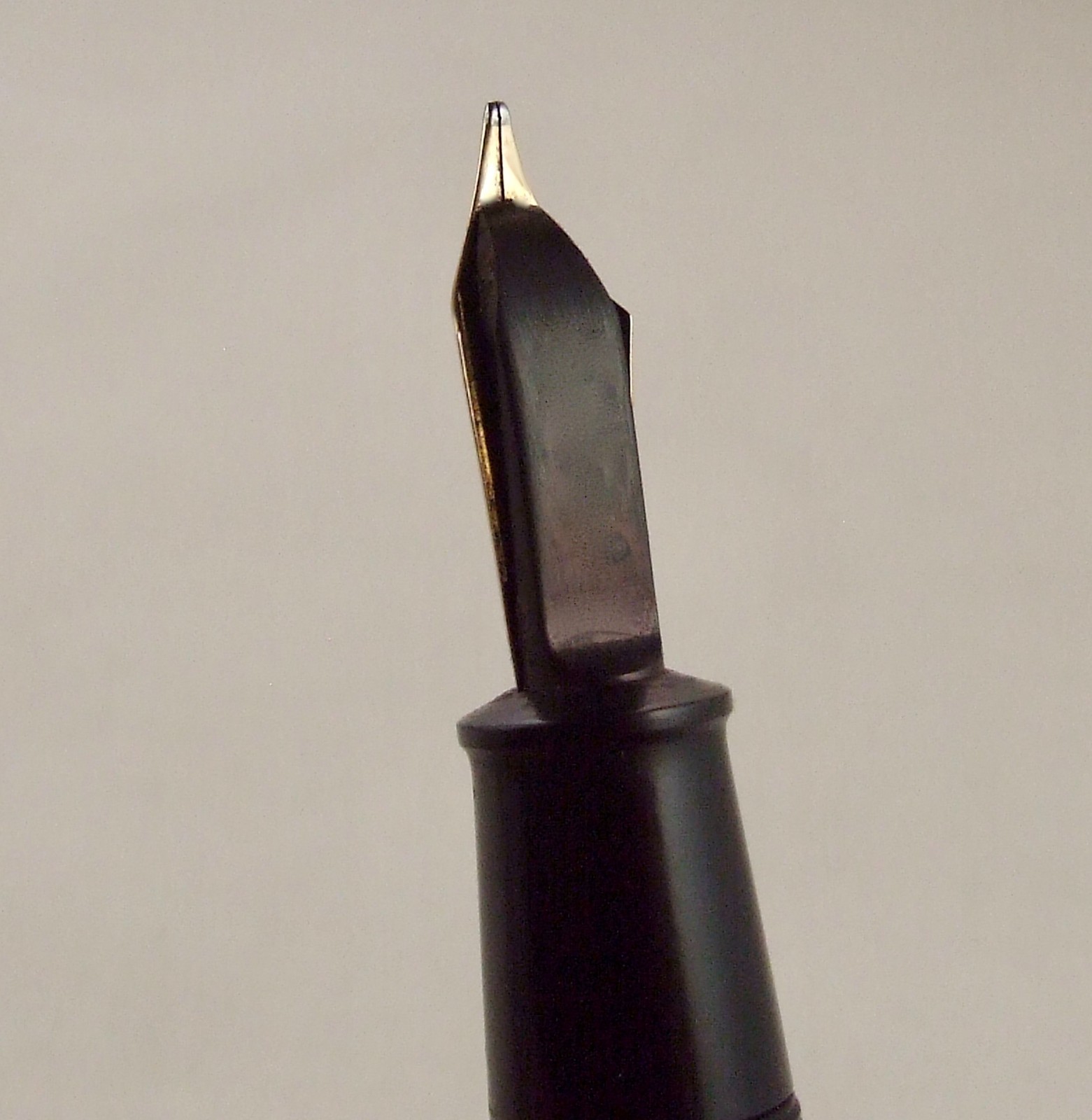 VINTAGE CONWAY STEWART 58 FOUNTAIN PEN – 14K DURO NIB- LEVER FILL – SUPERB COND”