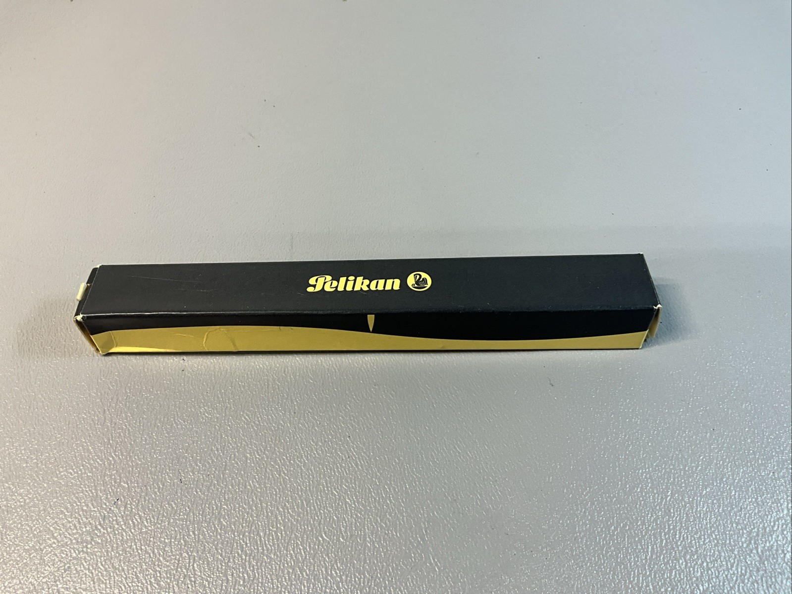 PELIKAN EMPTY FOUNTAIN PEN BOX FOR AN M400 PEN (S1203)