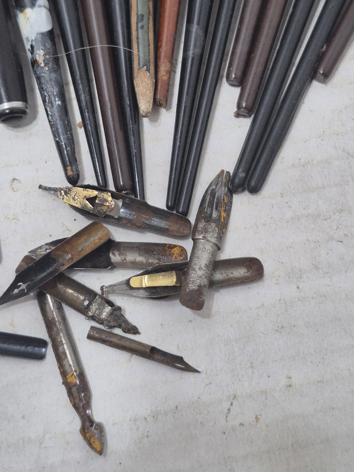 Lot of Vintage Dip Pens Fountain Pens Some w/Nibs Various Sizes Calligraphy