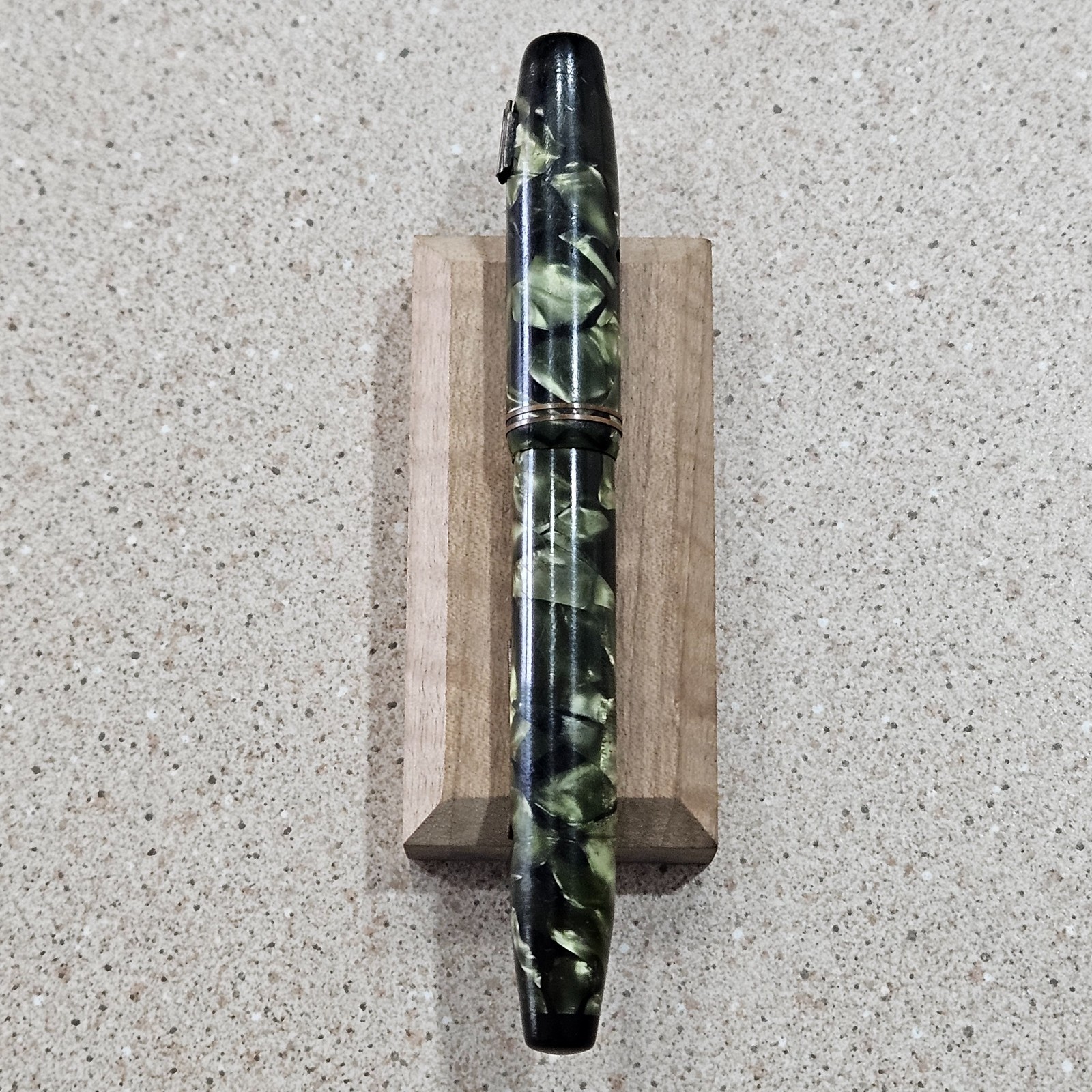 Vintage Parker Parkette Lever Fill Green Pearl & Black Ends 4-3/4″ Fountain Pen
