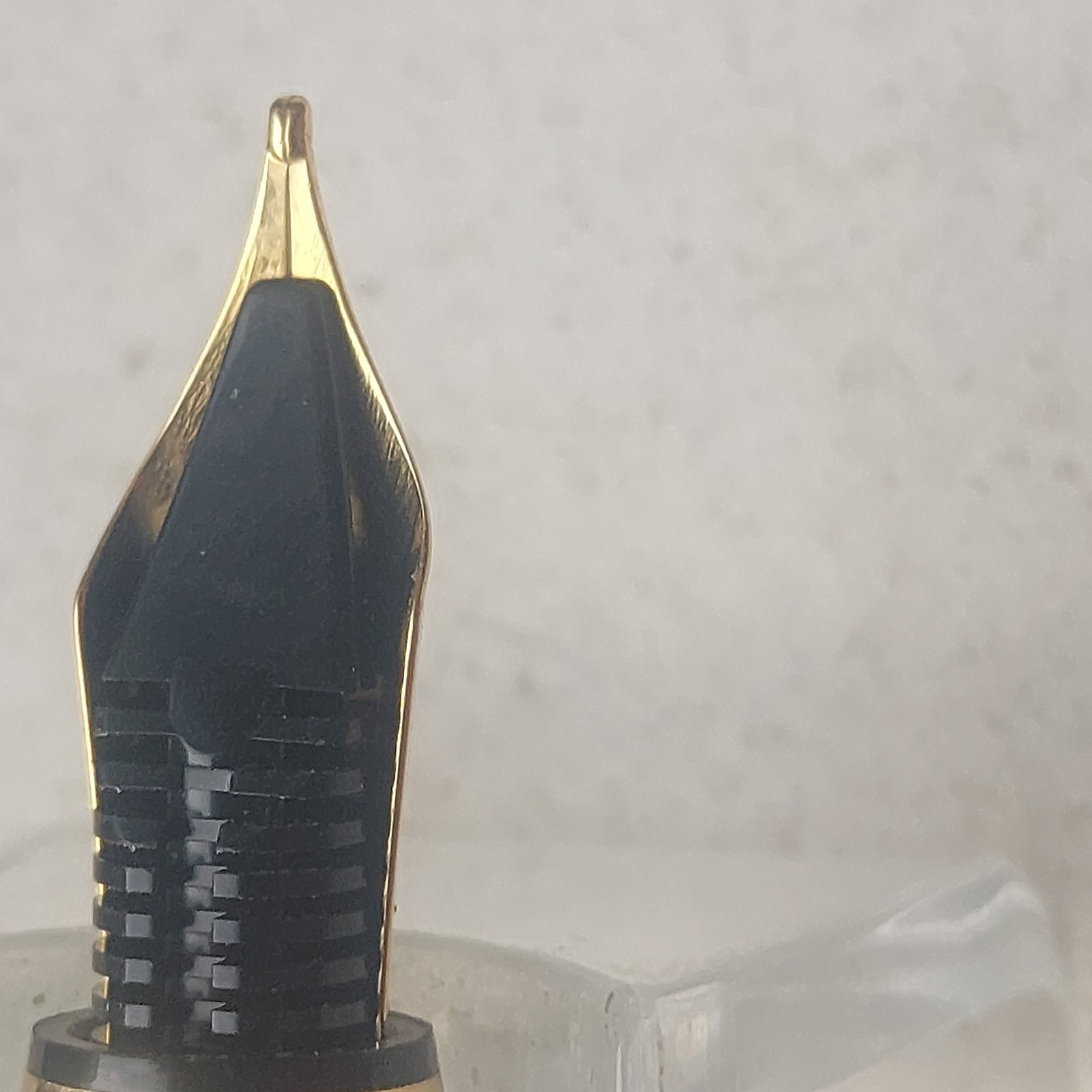 BEAUTIFUL Caran d’Ache Ecridor Maya Gold-plated Fountain Pen Orig box&paper