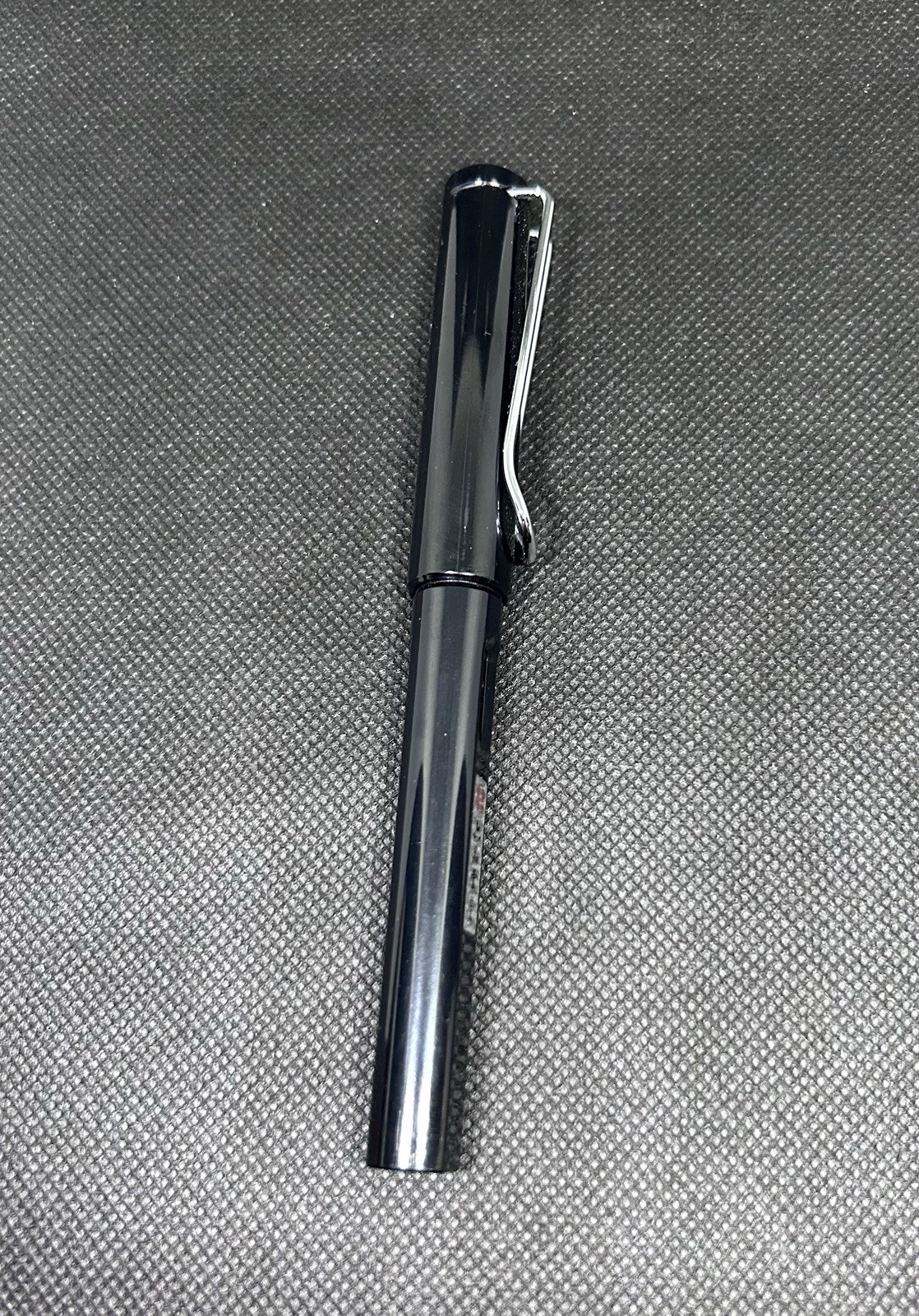 Black Glossy Fountain Pen 5.5″ Fine (F) Nib Liupindang Modern Design
