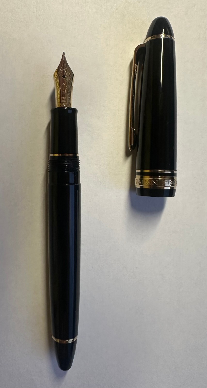 Sailor Profit Standard – Medium Nib – 21k -Black Resin – With Box & Converter