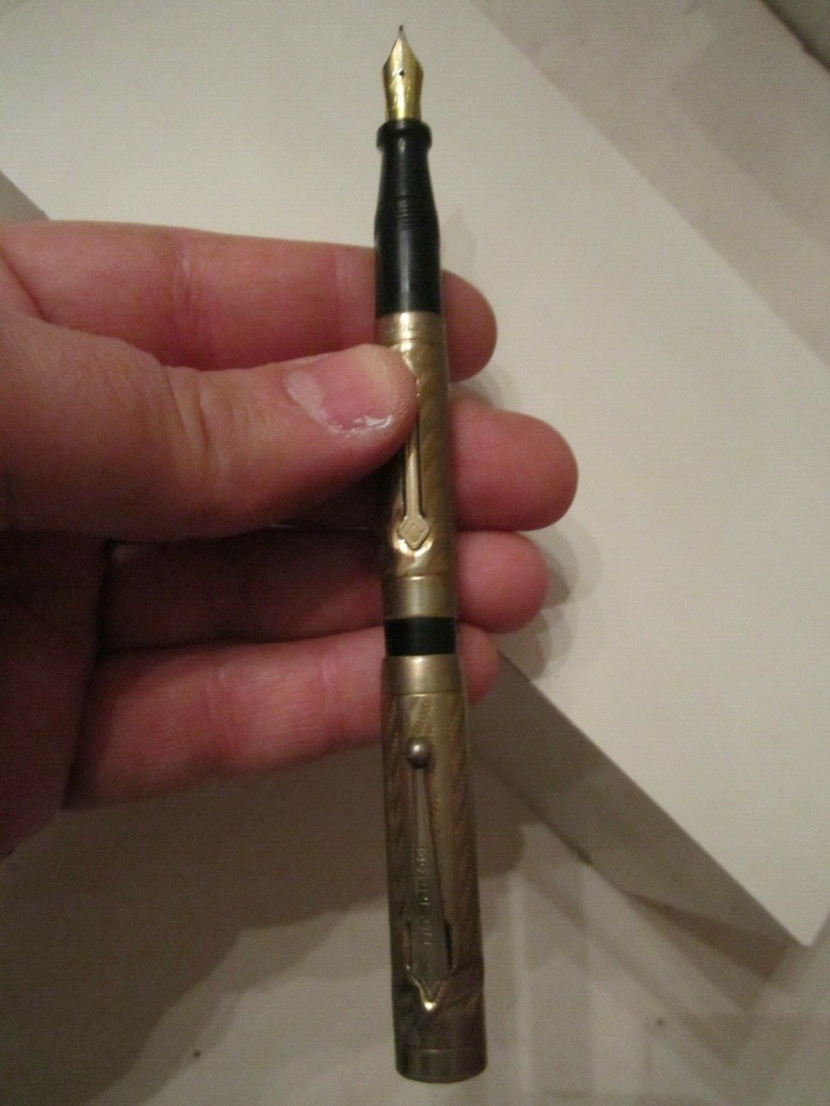 MORRISON FOUNTAIN PEN – 14K GOLD FINISH – UNTESTED – ART DECO DESIGN – 14K NIB