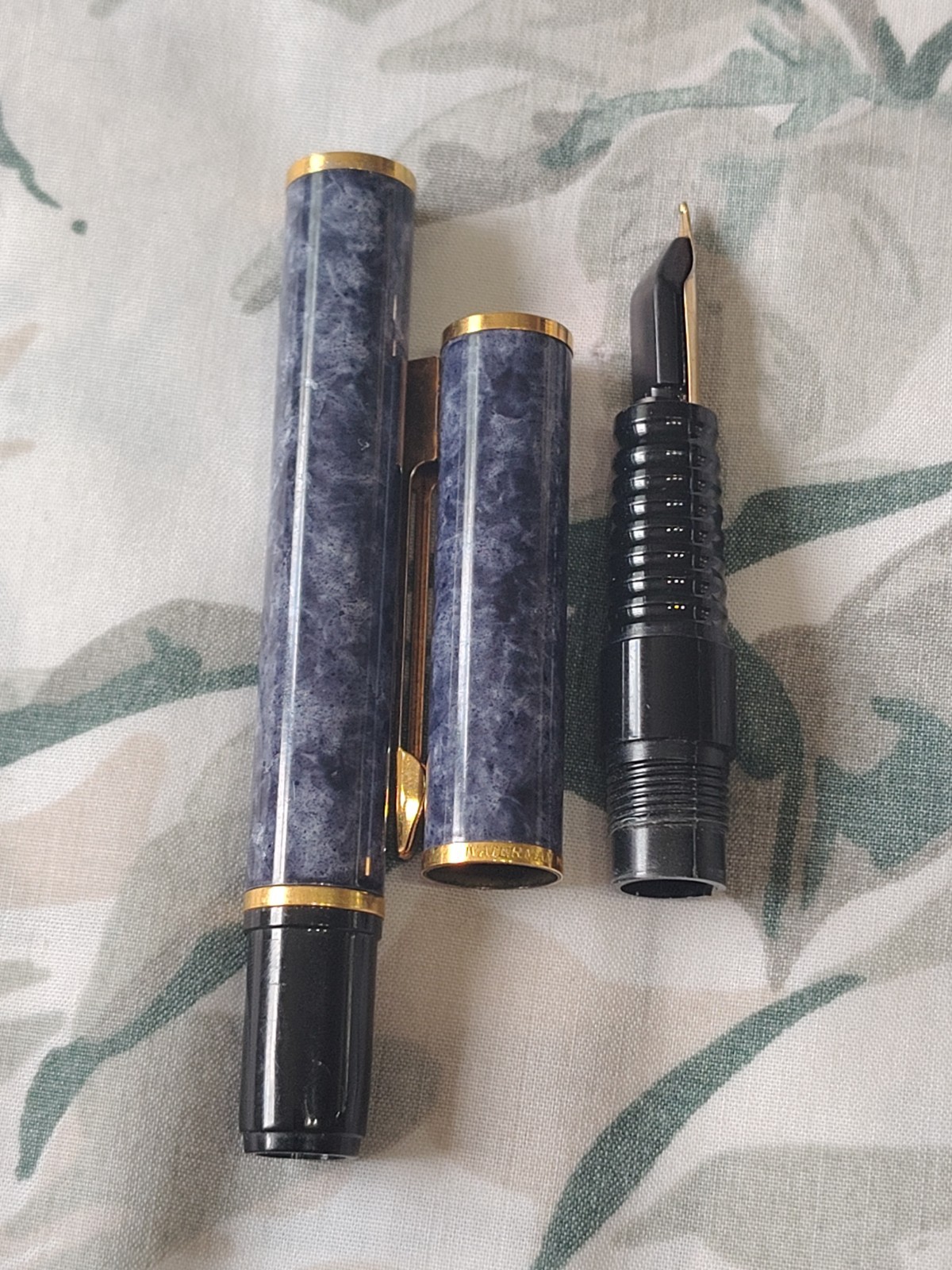 Waterman Laureate Glossy Marble Blue Metal Fountain Pen Gold Plated Medium Nib