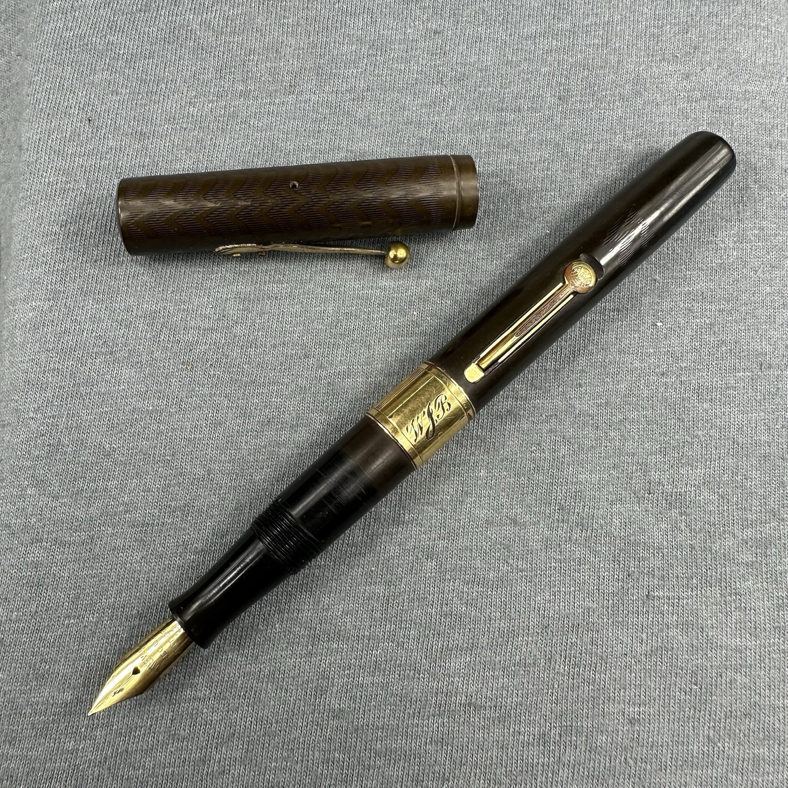 Waterman’s 52 BCHR Gold Filled Trim Wide Barrel Band 14k #2 Fine Flex Nib