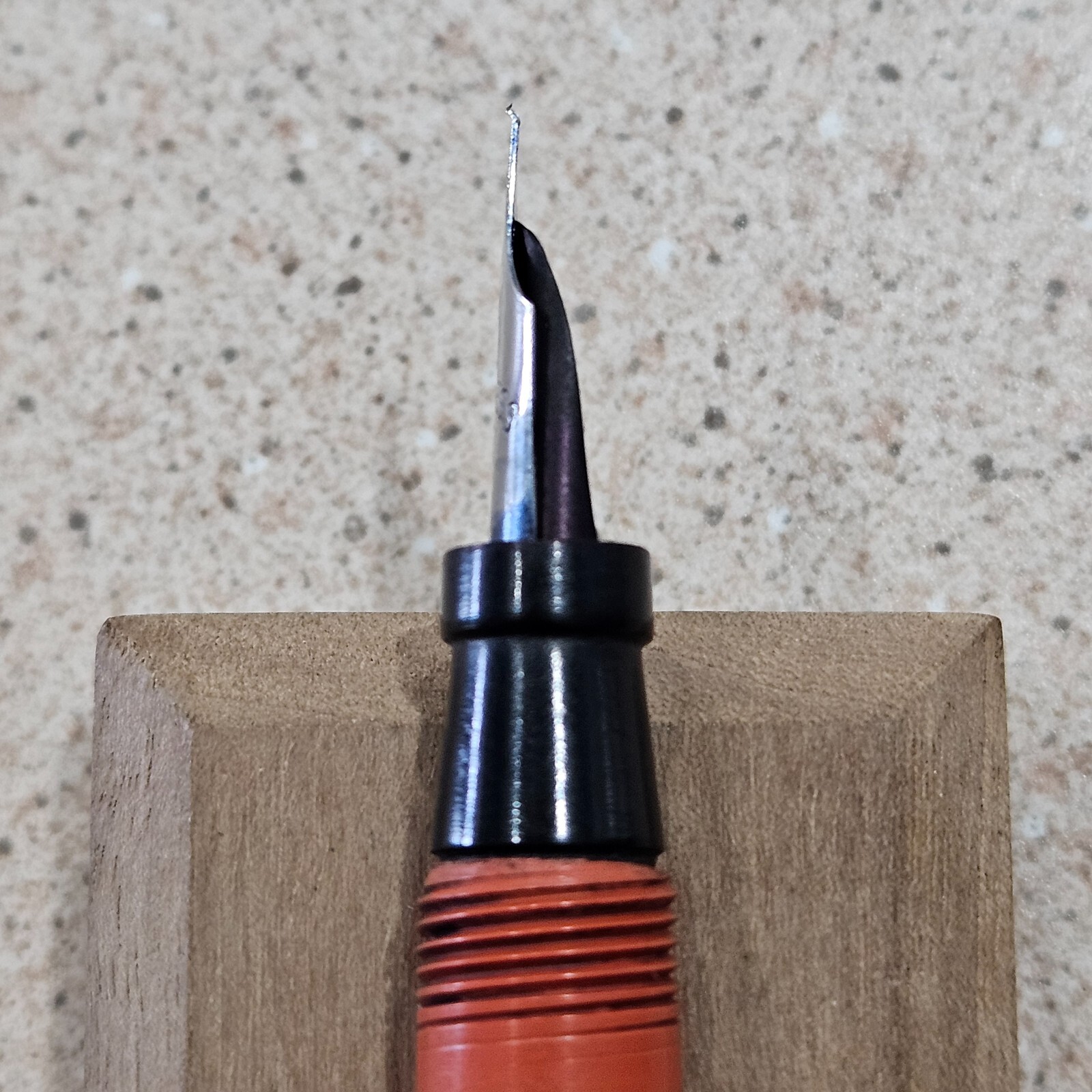 Vintage Unbranded Lever Fill Orange & Black Flat Ends 3-3/8″ Small Fountain Pen