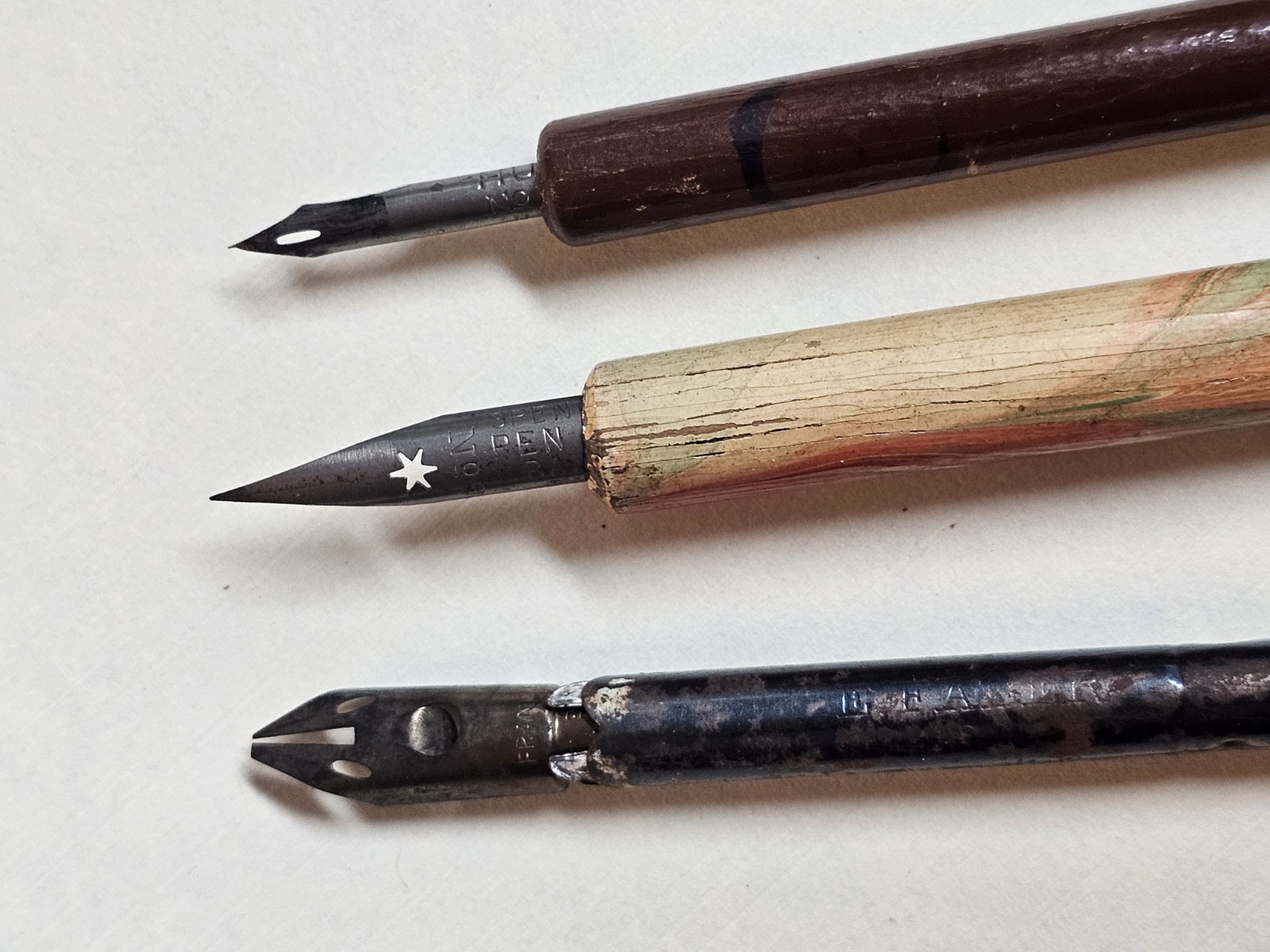 Lot Of 3 Assorted Calligraphy Writing Fountain Dip Pens w/ 24 Nibs Vintage
