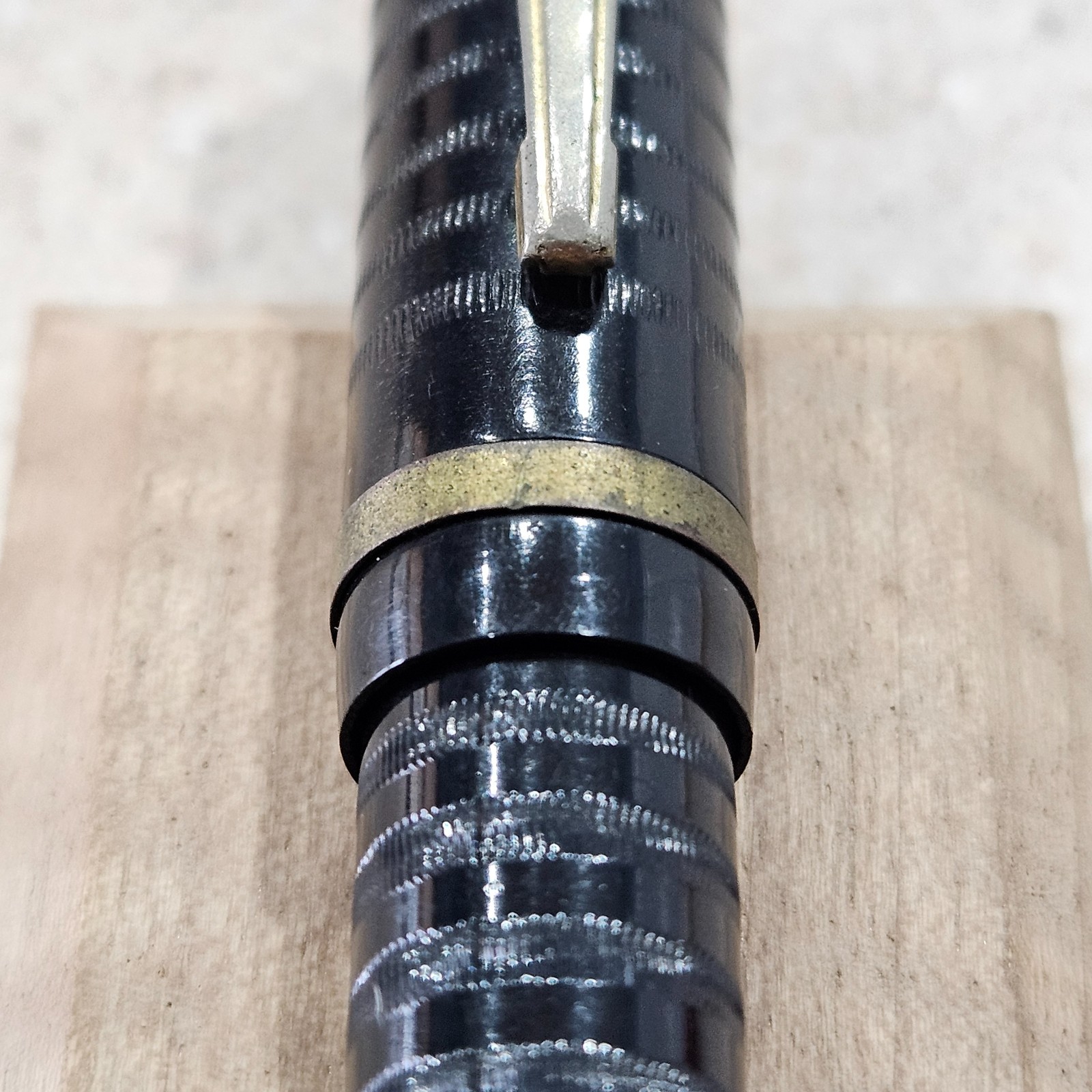 Unbranded Lever Fill Black Etched Cap & Barrel With Pointed Ends 5″ Fountain Pen