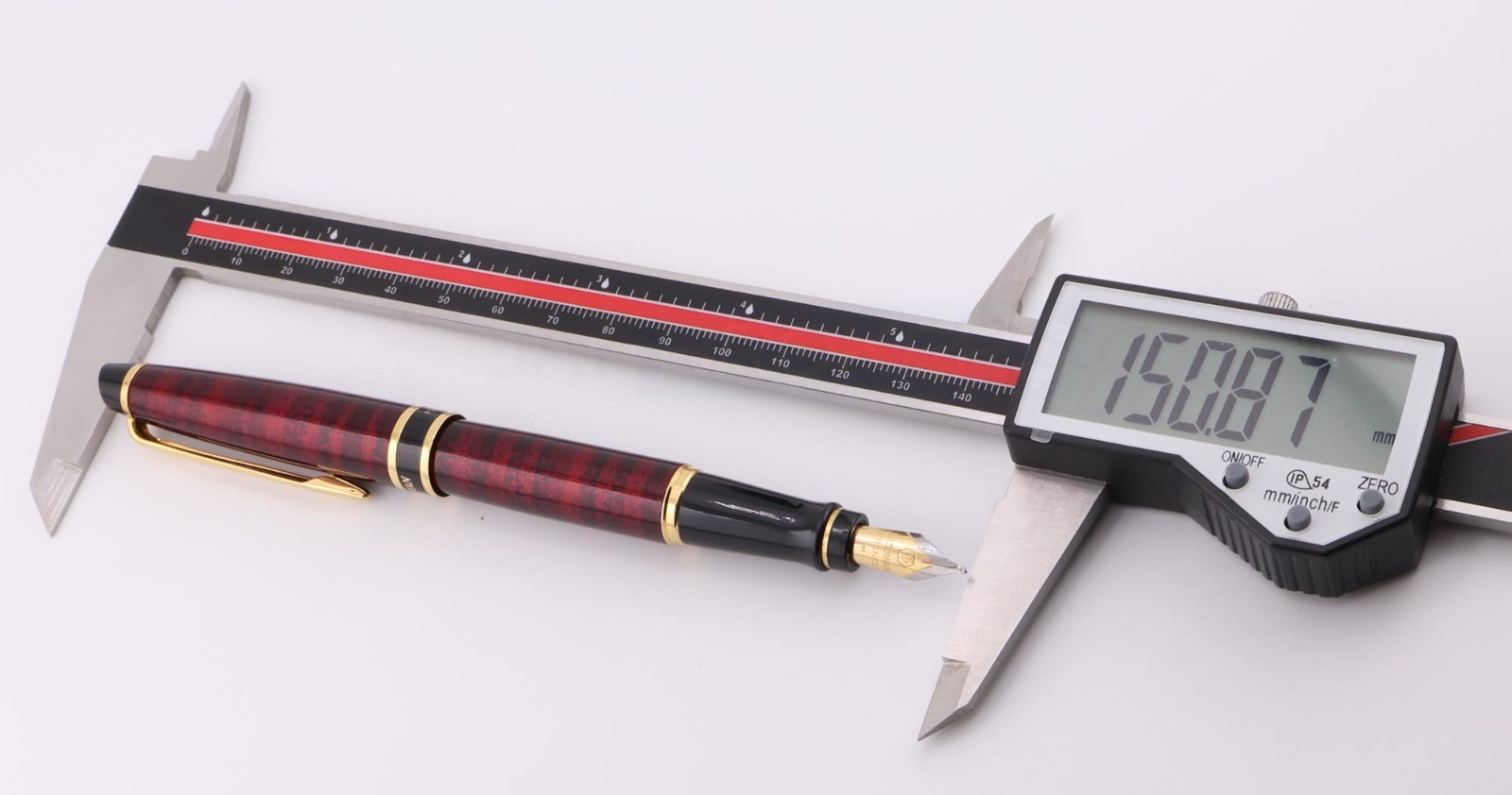 Waterman Expert Fountain Pen Burgundy/Red M Nib (Paris, France)
