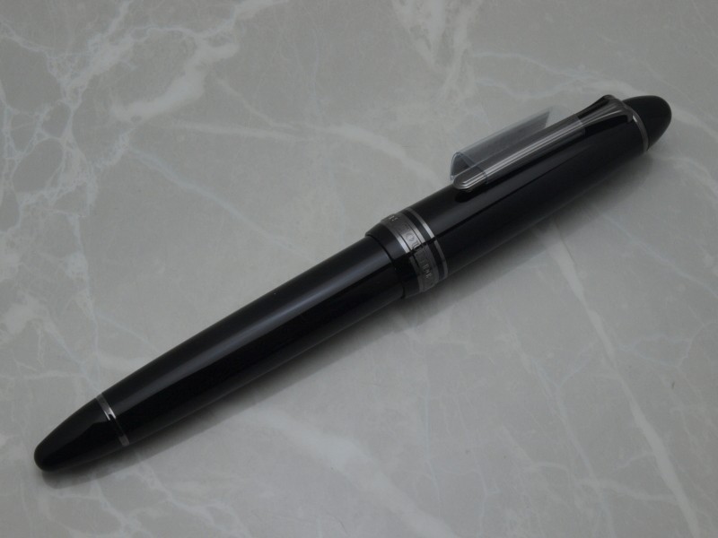 Japanese Sailor 1911 Black Luster 21K Fine nib with converter 11-3048-220