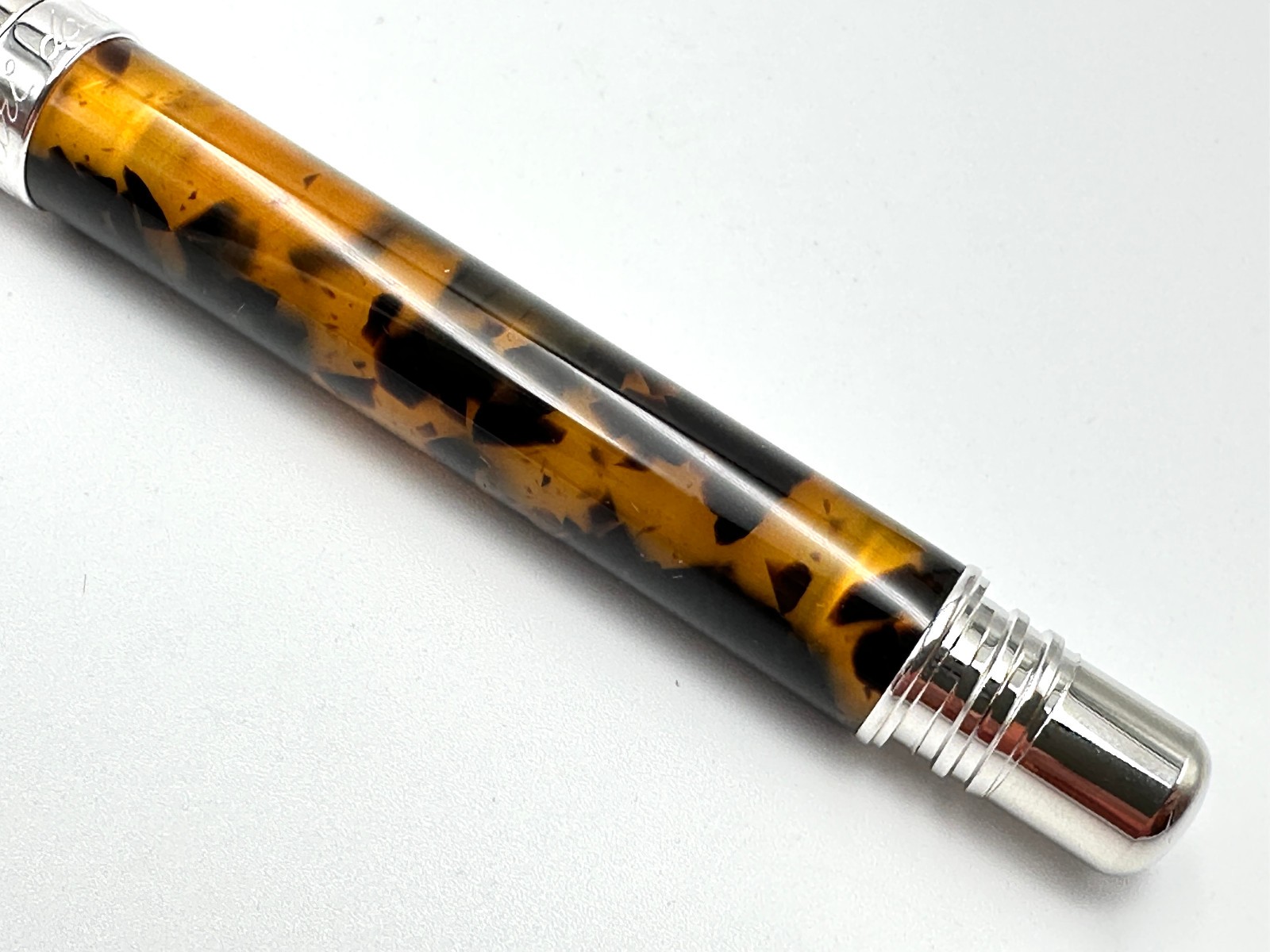 NOS FERRARI DA VARESE SPARTACUS AMBER OVERSIZED FOUNTAIN PEN ITALY M NEW BOXED