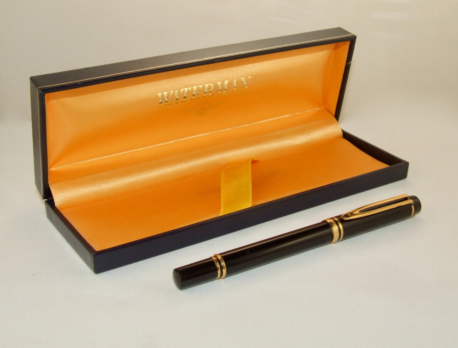 WATERMAN IDEAL PARIS MAN 200 FOUNTAIN PEN – 18K MEDIUM NIB – NR MINT & BOXED