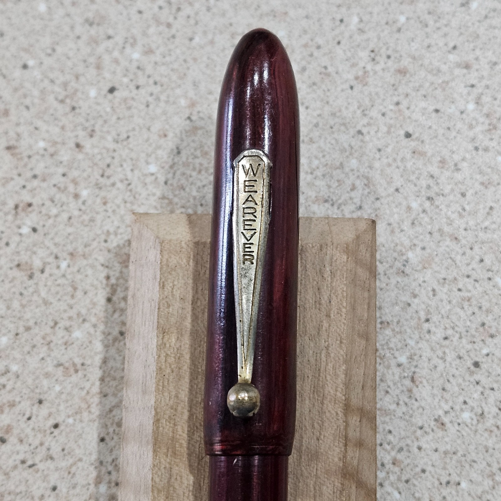 Vintage Wearever Lever Fill Red Woodgrain With Rounded Ends 5-3/8″ Fountain Pen