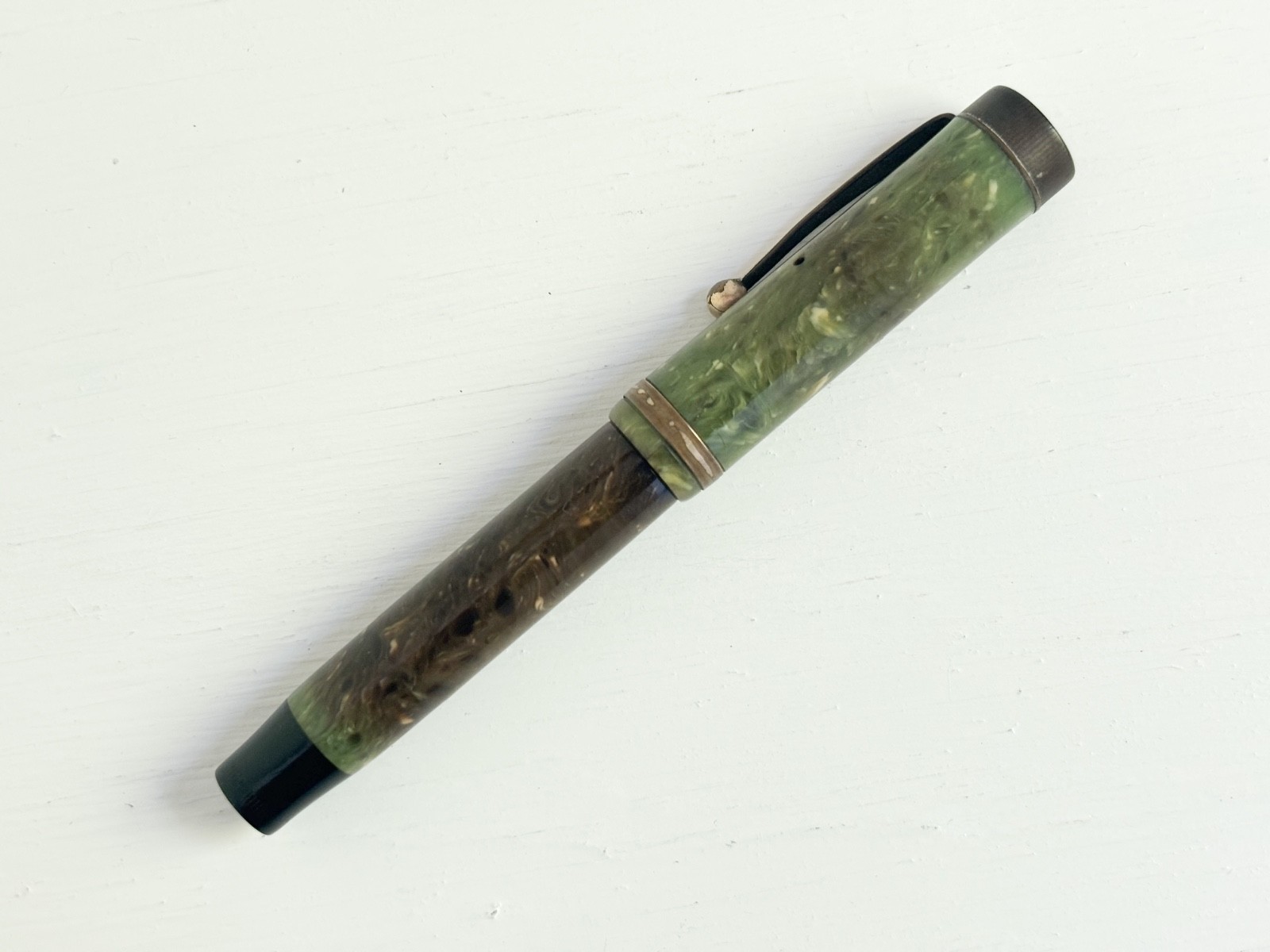 Vintage 1930s Green Marbled Parker Duofold Lucky Curve Fountain Pen