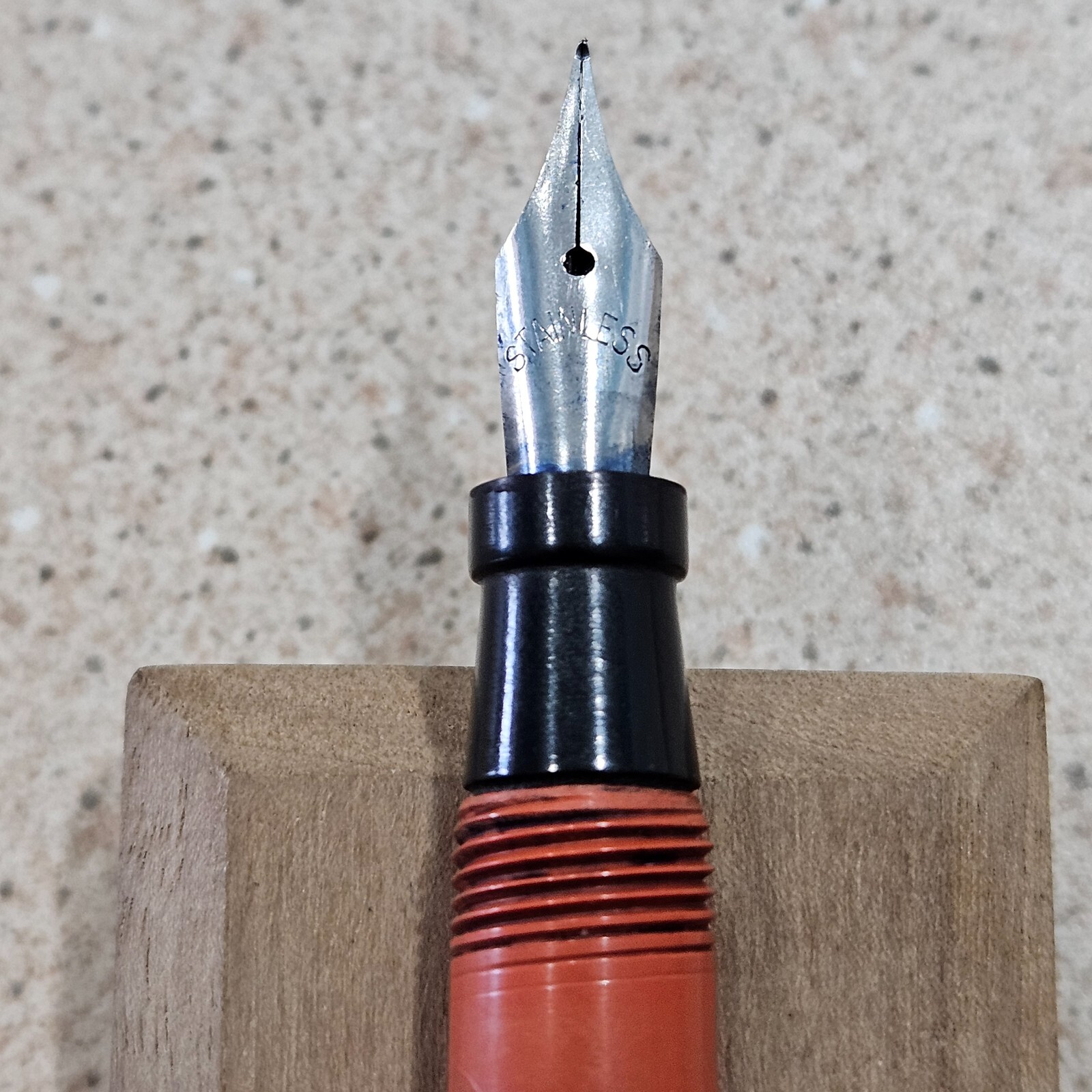 Vintage Unbranded Lever Fill Orange & Black Flat Ends 3-3/8″ Small Fountain Pen