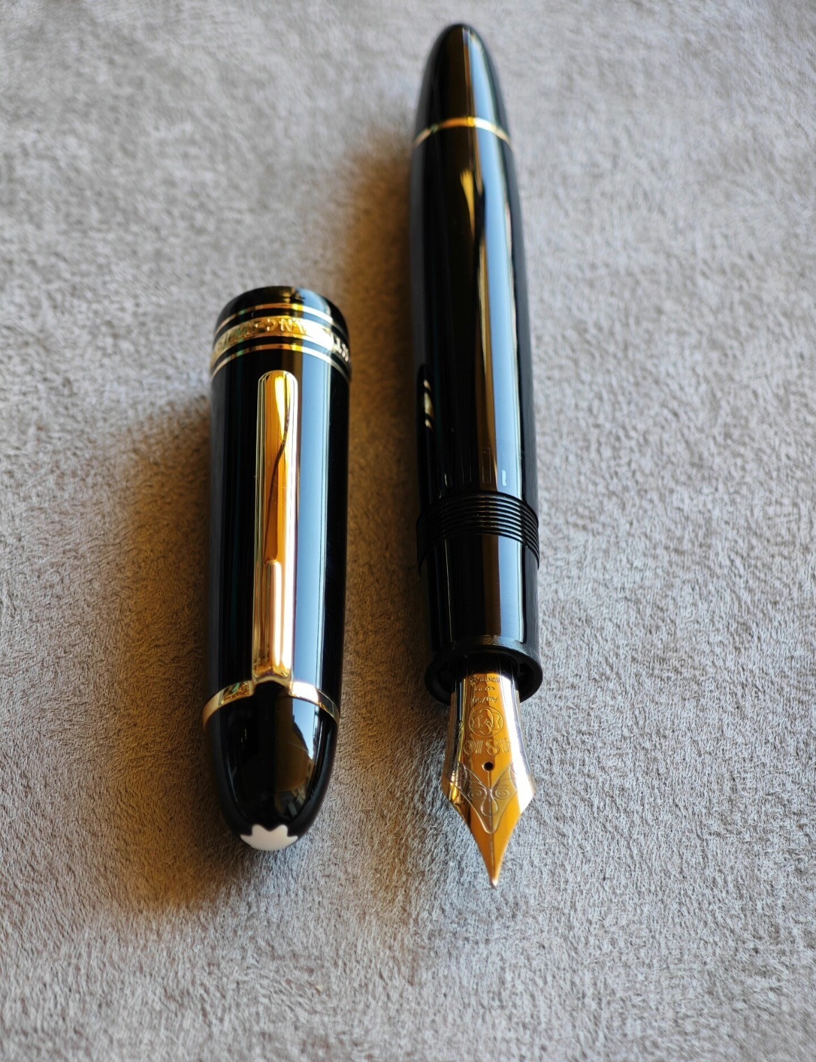 Montblanc Meisterstück 149 Gold Coil Black Fountain pen