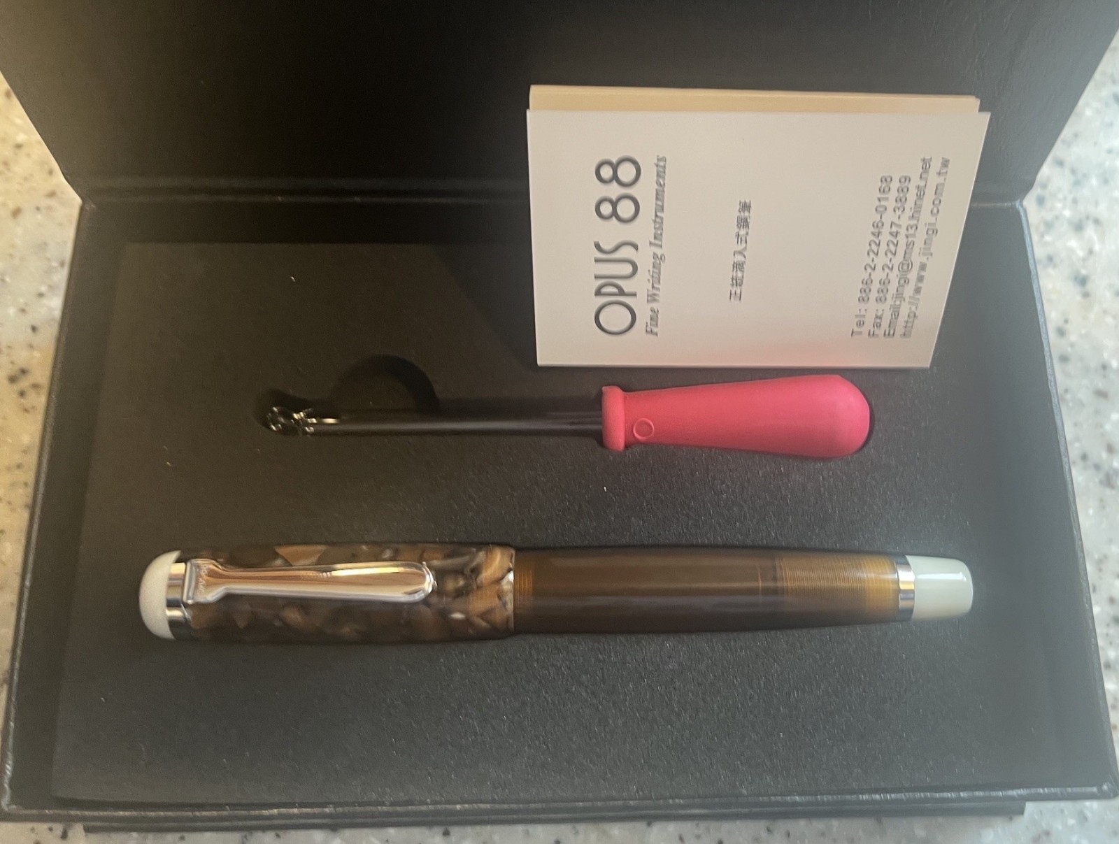Opus 88 Omar fountain pen – EF nib – marbled brown – new in original box