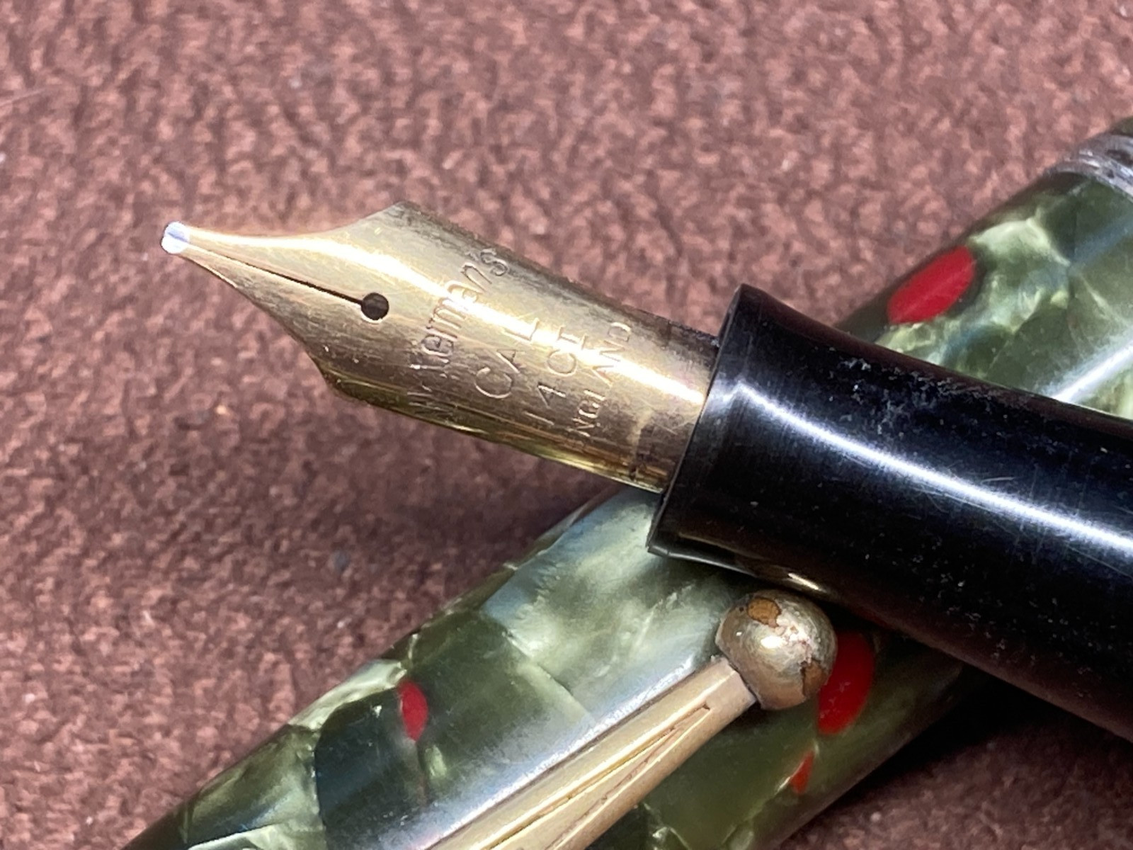 WATERMAN #3 FOUNTAIN PEN IN GREEN AND RED MARBLE MEDIUM STUB NIB