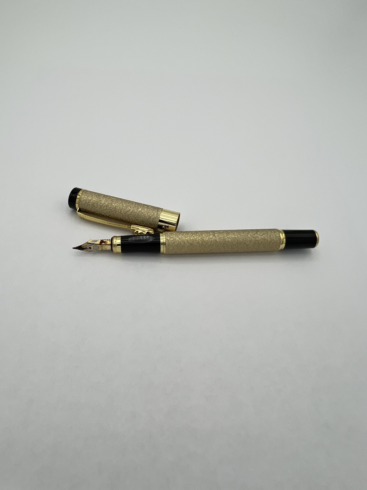 Wing Sung 2006 Metal Fountain Pen & Converter, Dragon Clip, Needs Ink! Used