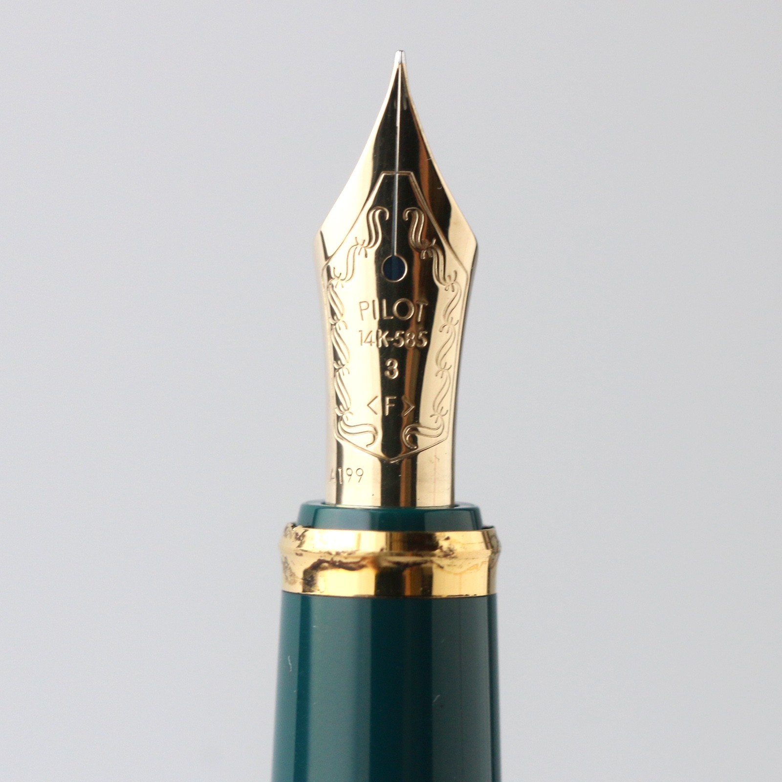 Pilot Custom 98 Green Fountain Pen 14K-585 F Nib Tested w/ New Converter