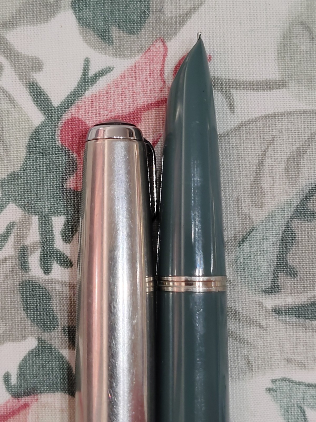 PARKER 51 CHROME CAP, GREY BARREL FOUNTAIN PEN OCTANIUM FINE NIB USA