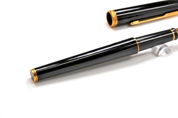 PARKER PREMIER FOUNTAIN PEN HAS CUSTOM GROUND NIB TO A MEDIUM REVERSE OBLIQUE