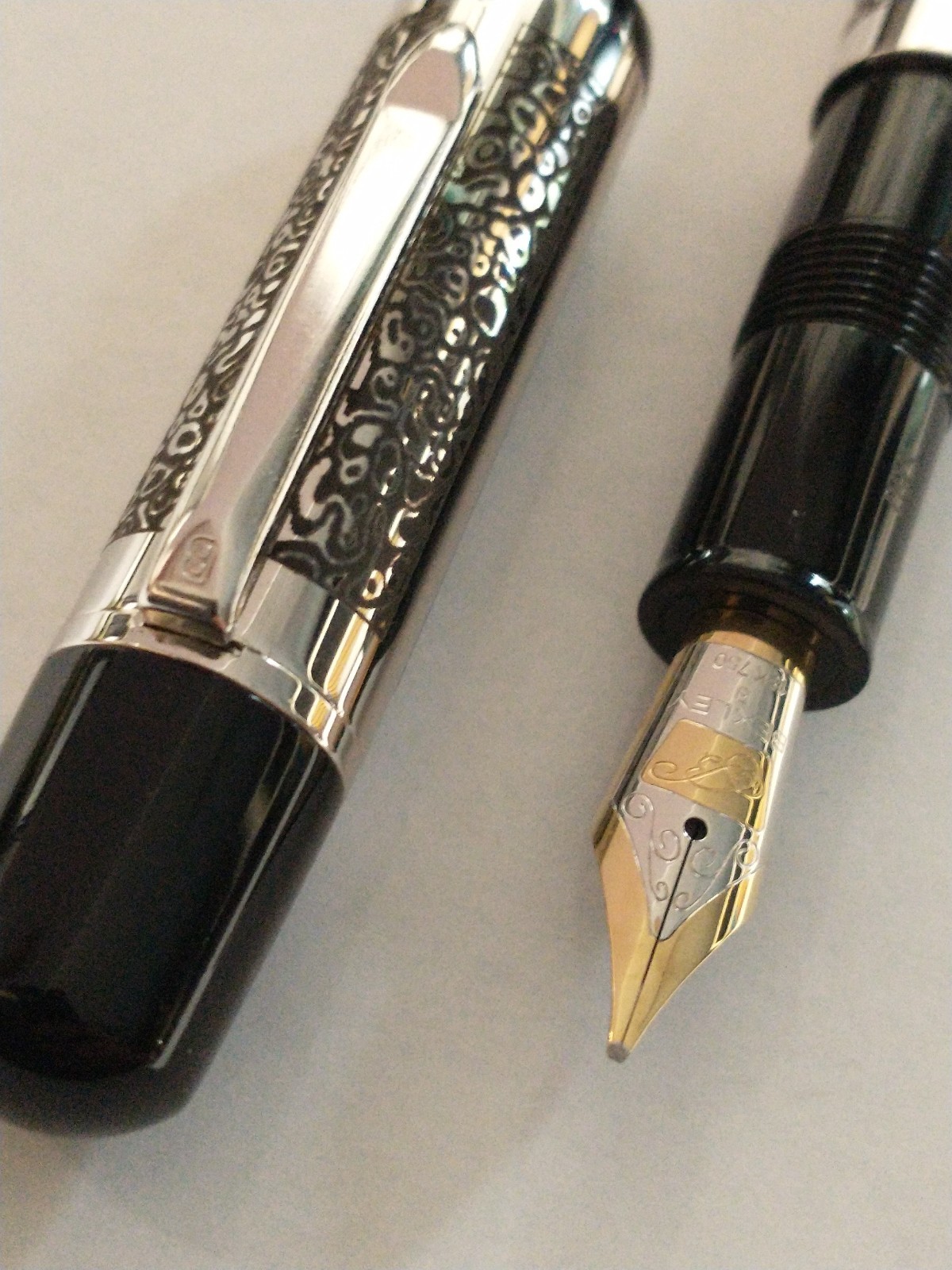 LIMITED EDITION BEXLEY MAGNUM 925-RHODIUM WITH 18K GOLD NIB VINTAGE FOUNTAIN PEN