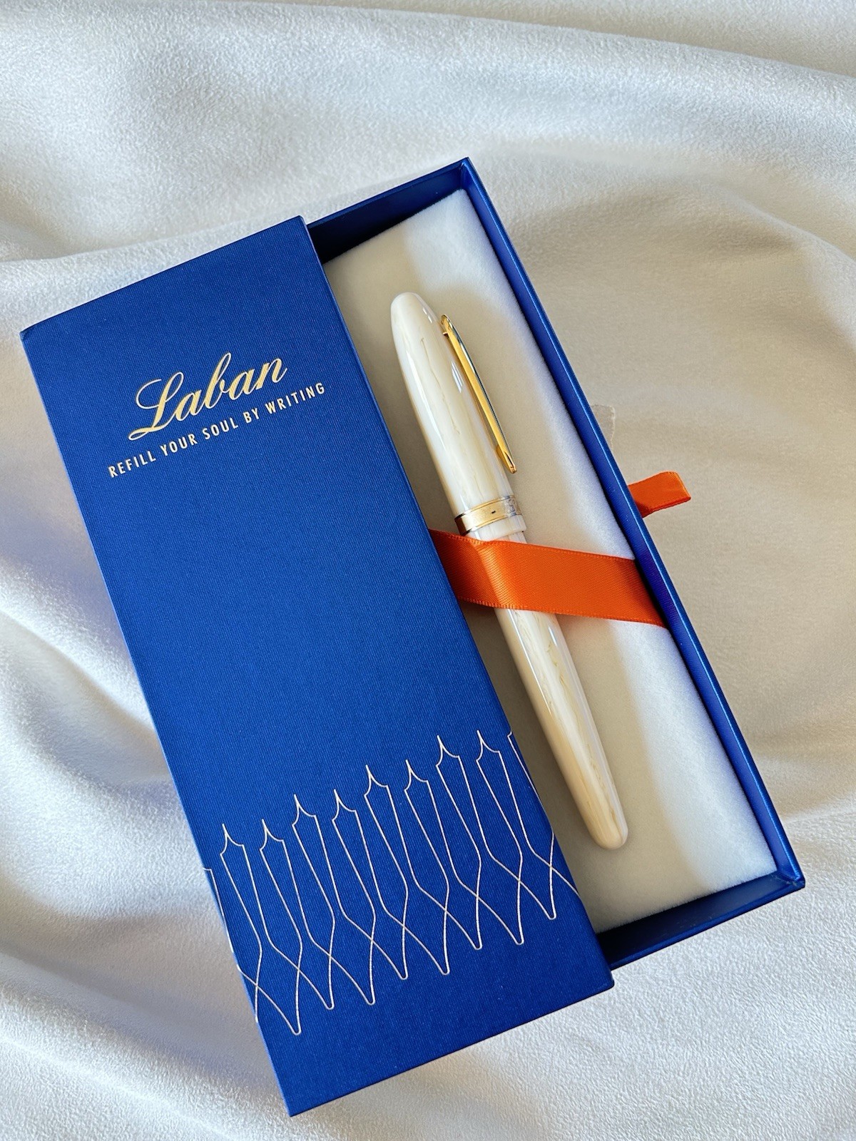 Laban Taroko Cream Acrylic Resin Fountain Pen Gold Trim M Nib with Box