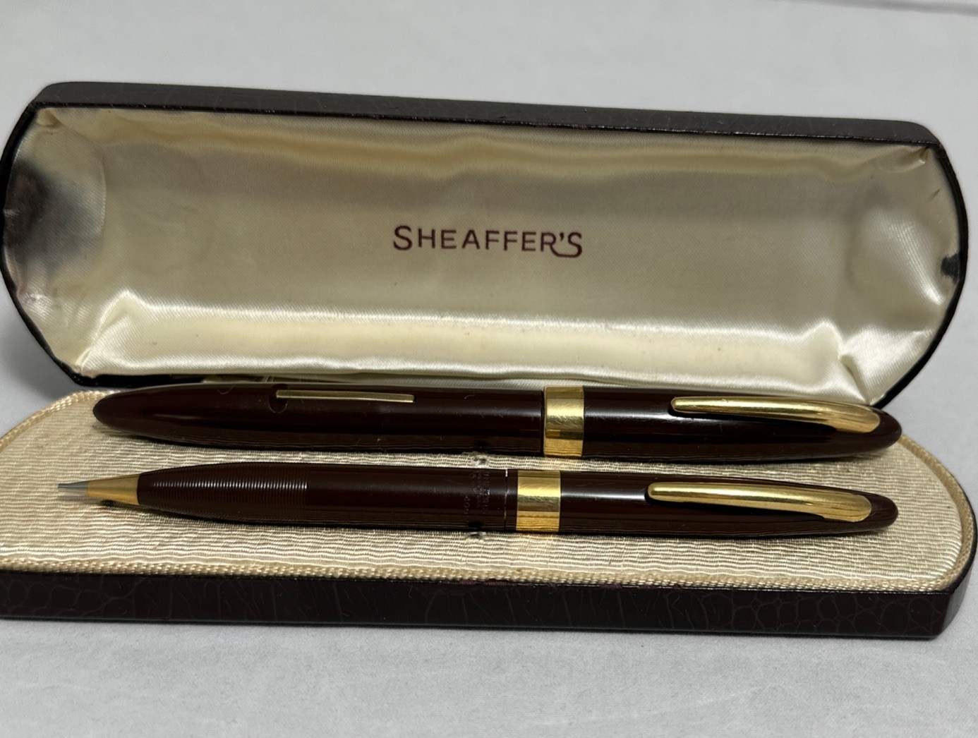 Vintage Sheaffer 14K Gold Nib Fountain Pen Mechanical Pencil Set Original Case