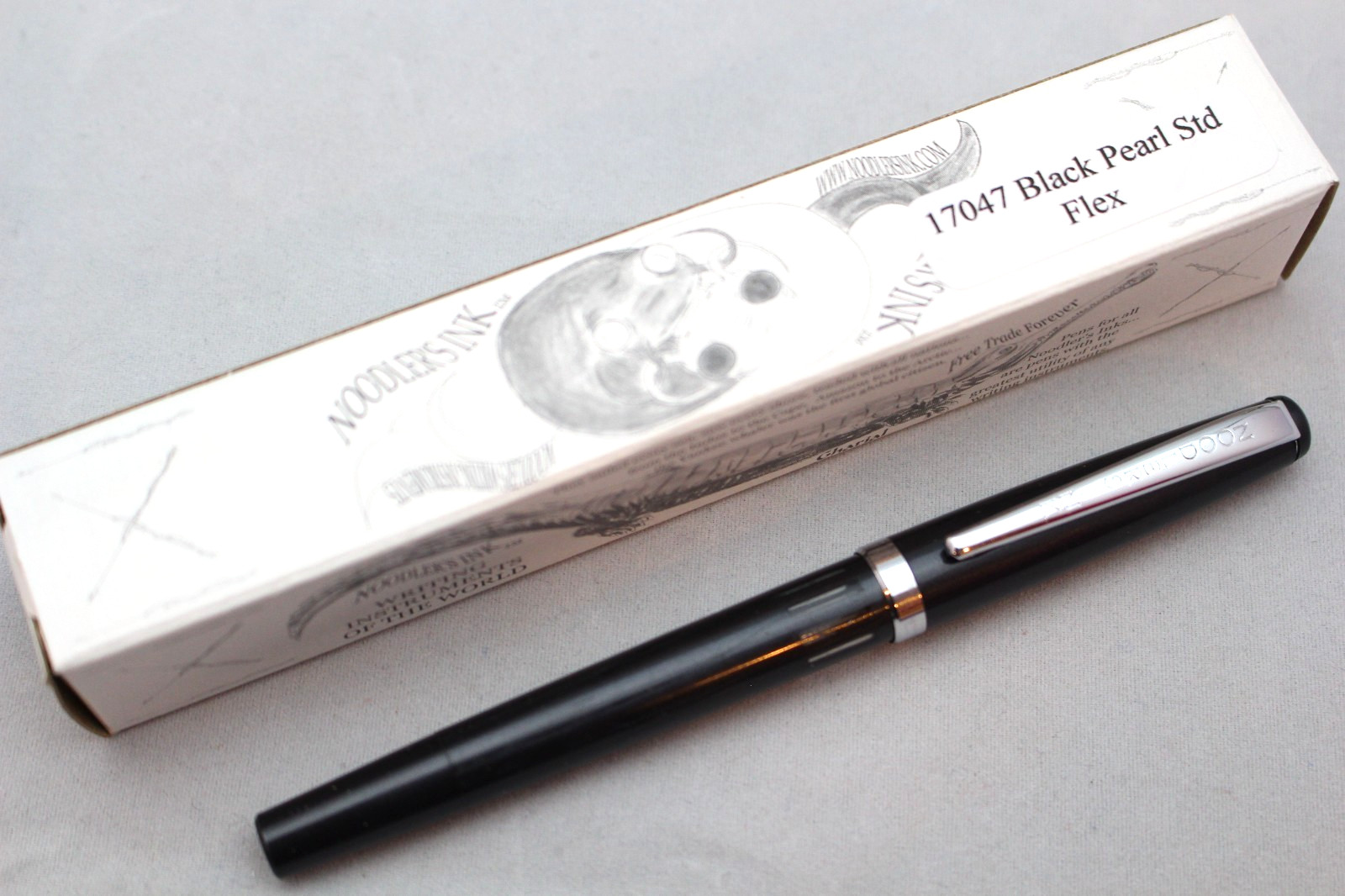 NOODLERS BLACK PEARL STANDARD PISTON FLEX NIB FOUNTAIN PEN