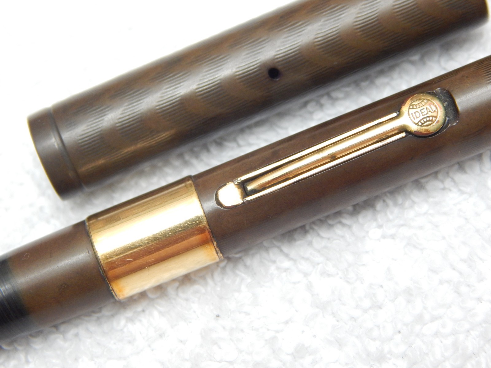 LOT# 228X. VINTAGE WATERMAN ‘S 52 1/2 FOUNTAIN PEN. FLEX NIB, F TO BB+ (1.6 mm)