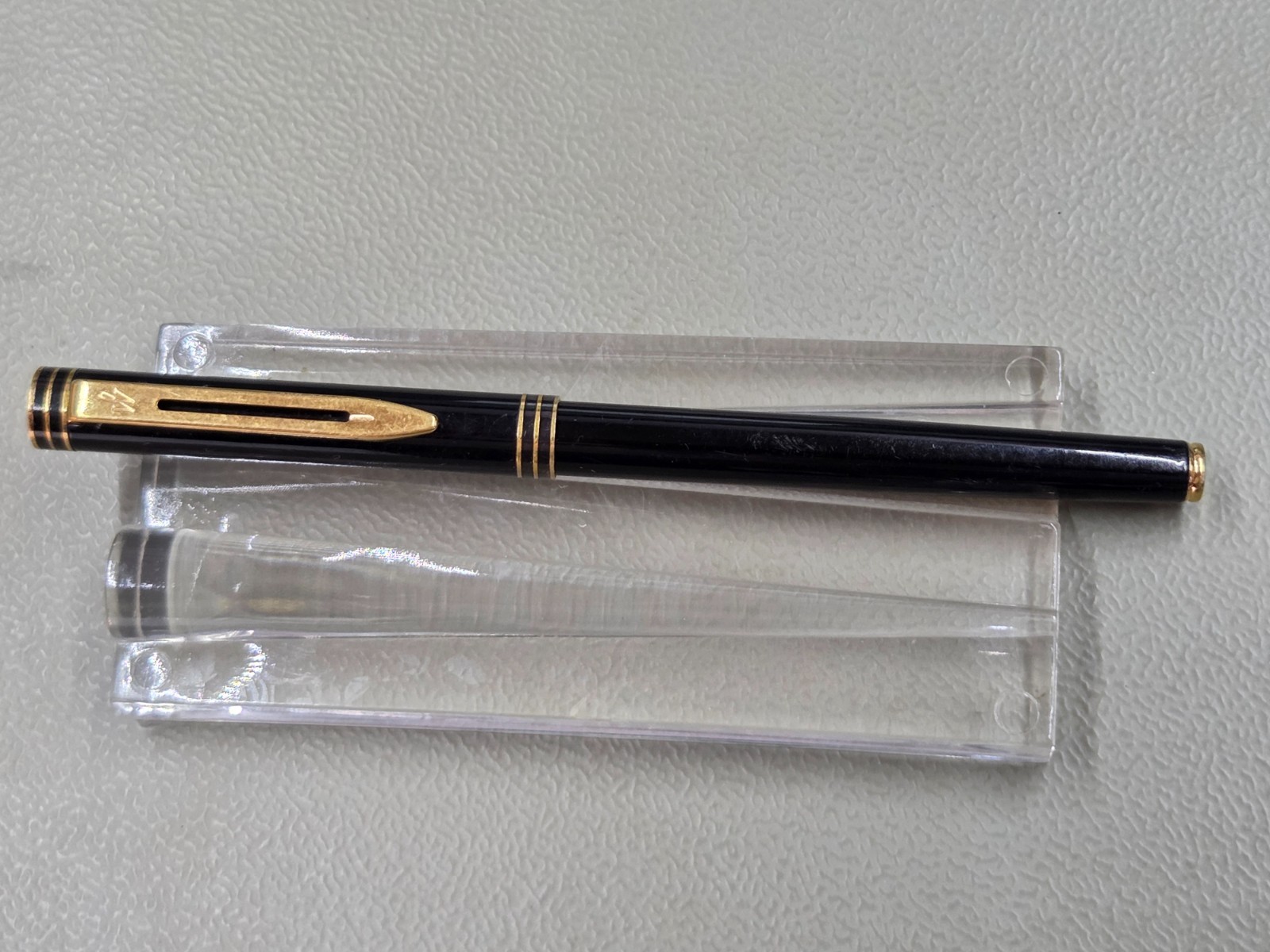 Waterman Executive Black Laque Fountain With 18k Gold Medium Nib France