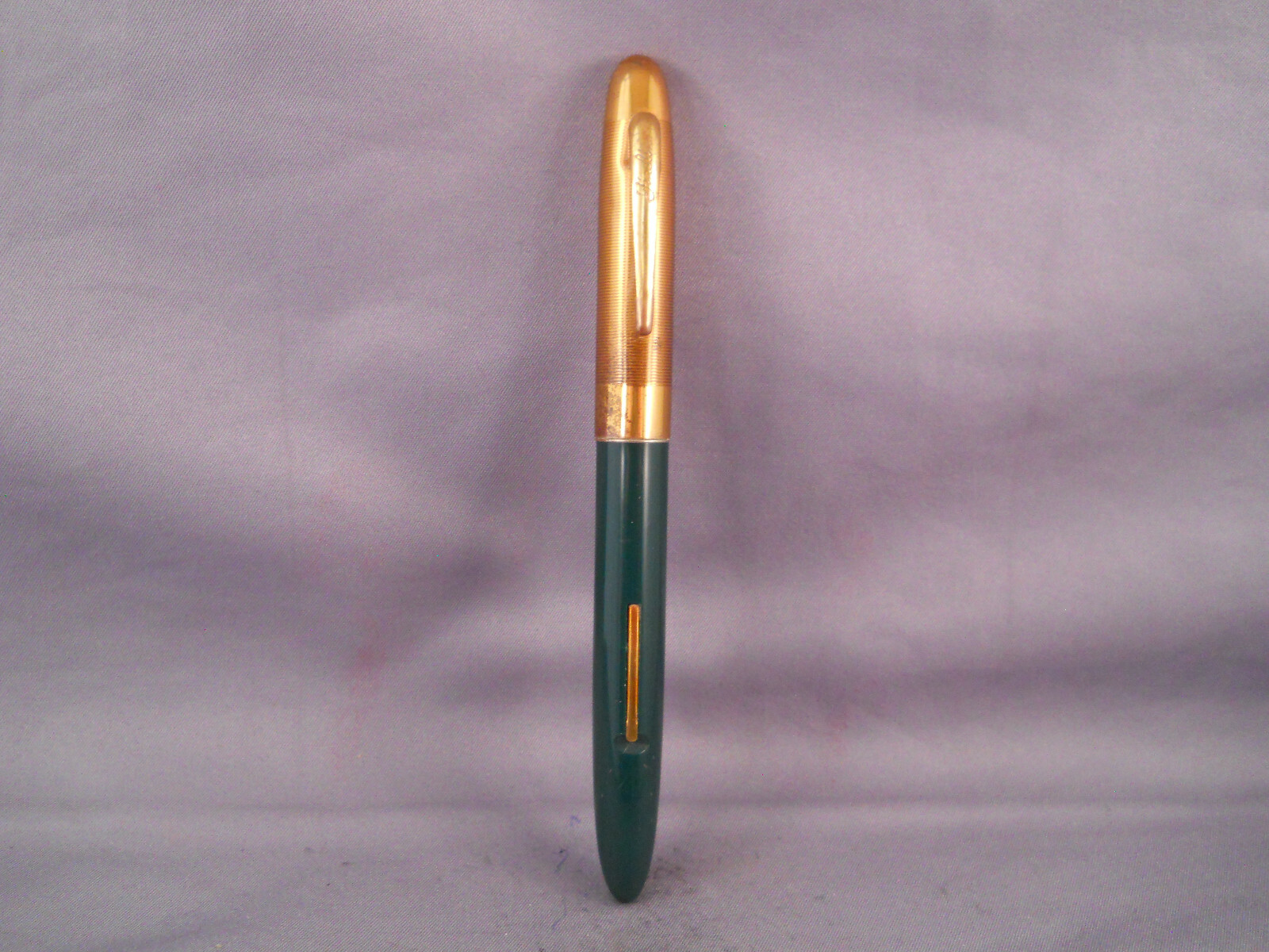 Sheaffer Vintage Green Fineline Lever Fill Pen–Goldtone cap-fine nib
