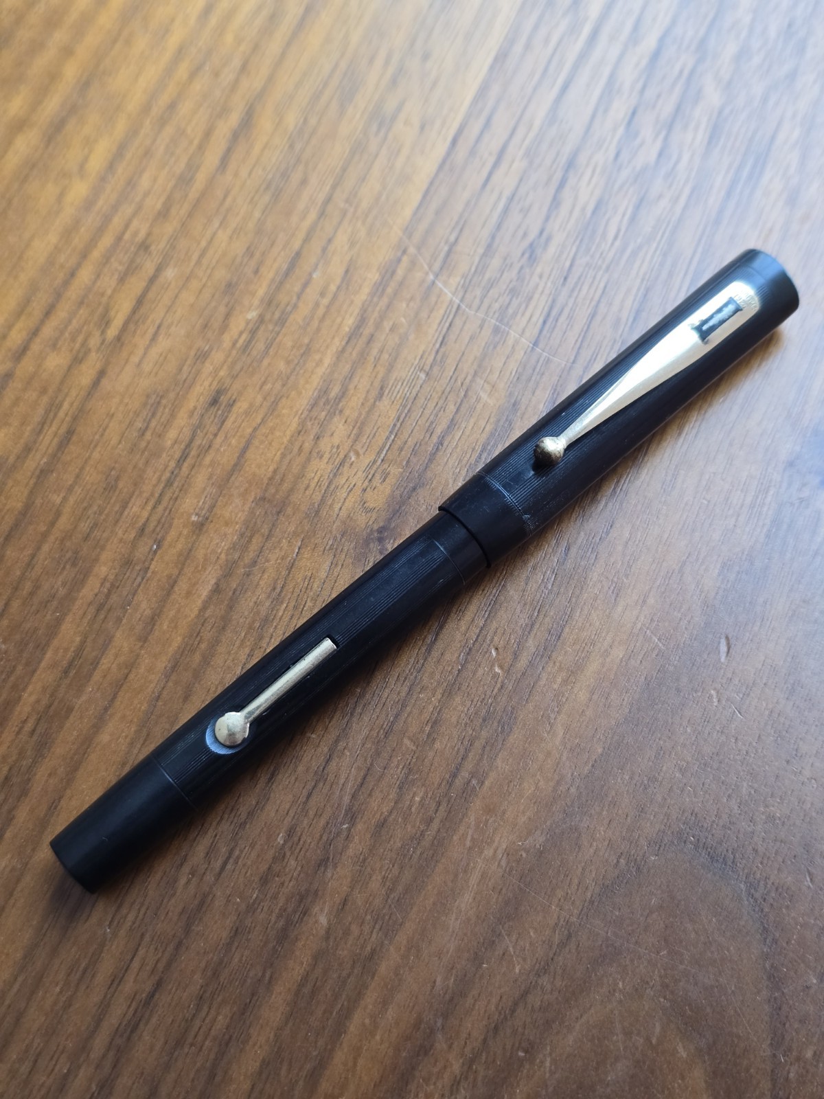 Vintage Merite Black Chased Hard Rubber Fountain Pen, 14k Nib, Working